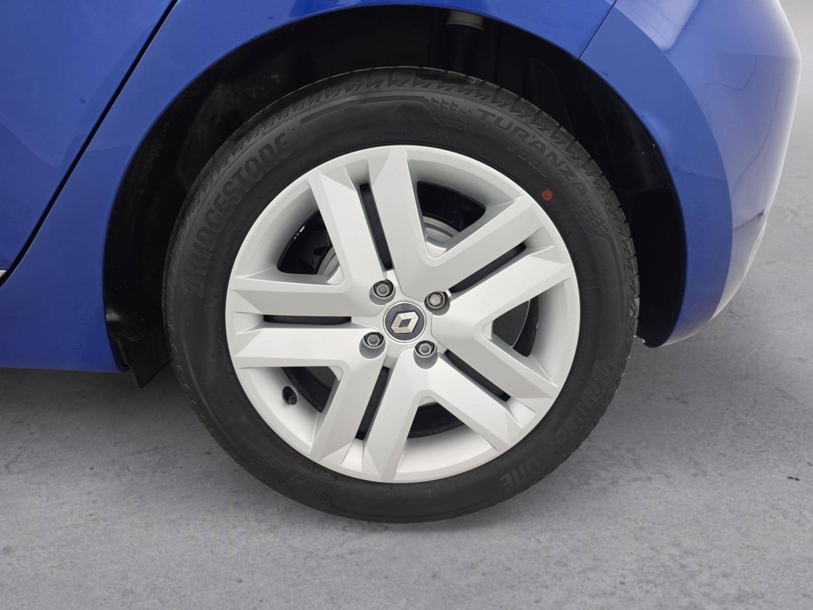 Vente en ligne Renault Clio 5 Clio E-Tech 140 - 21N au prix de 15 990 €