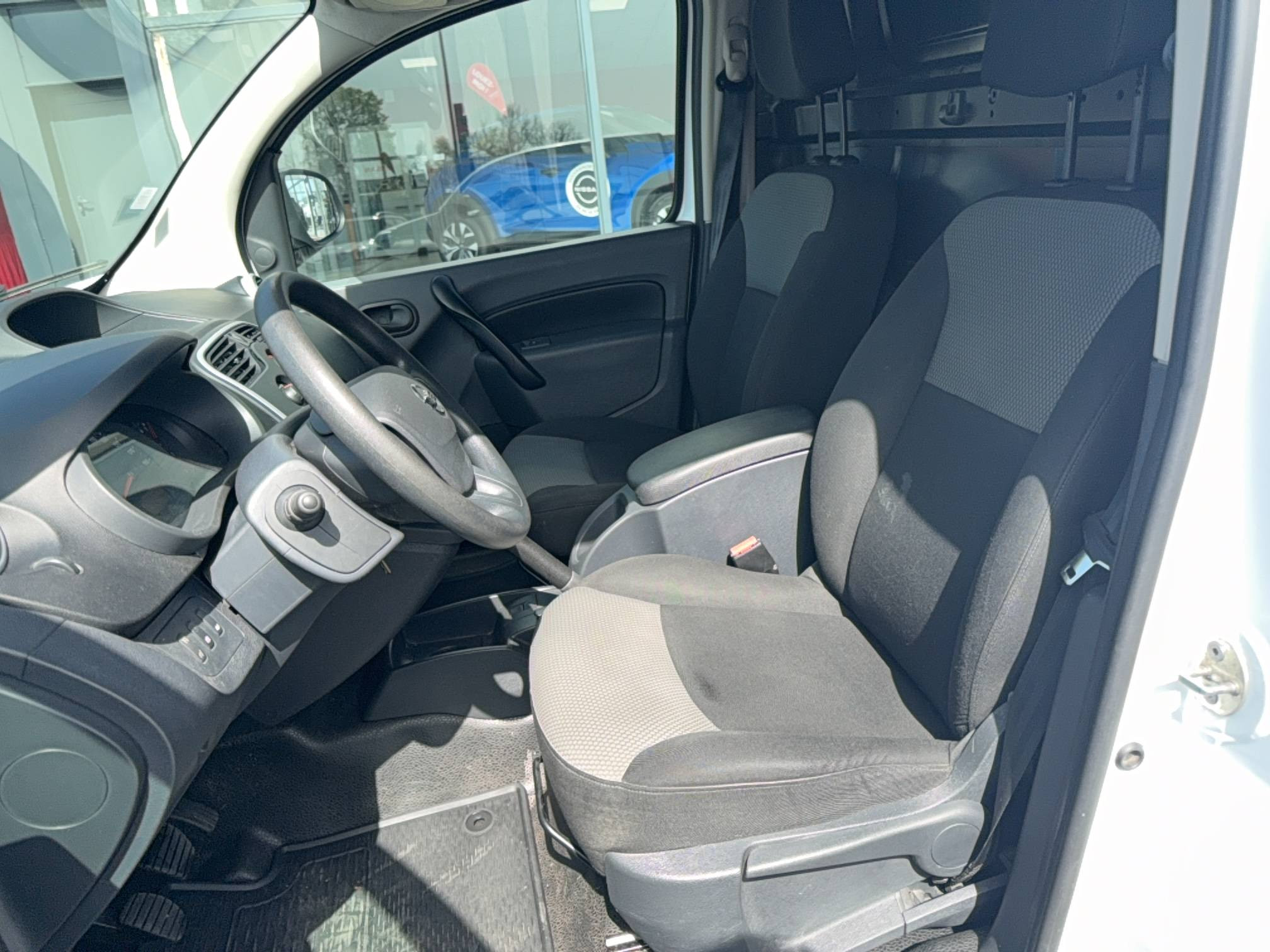 Vente en ligne Nissan NV250 L1 NV250 DCI 95 au prix de 14 490 €