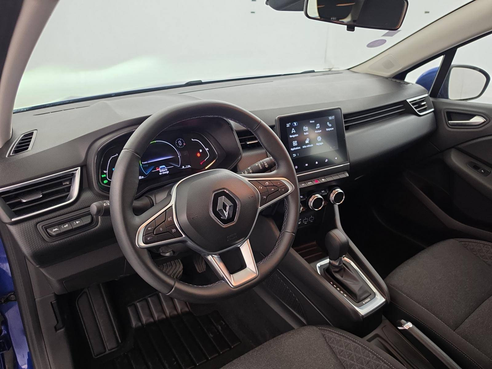Vente en ligne Renault Clio 5 Clio E-Tech 140 - 21N au prix de 15 990 €