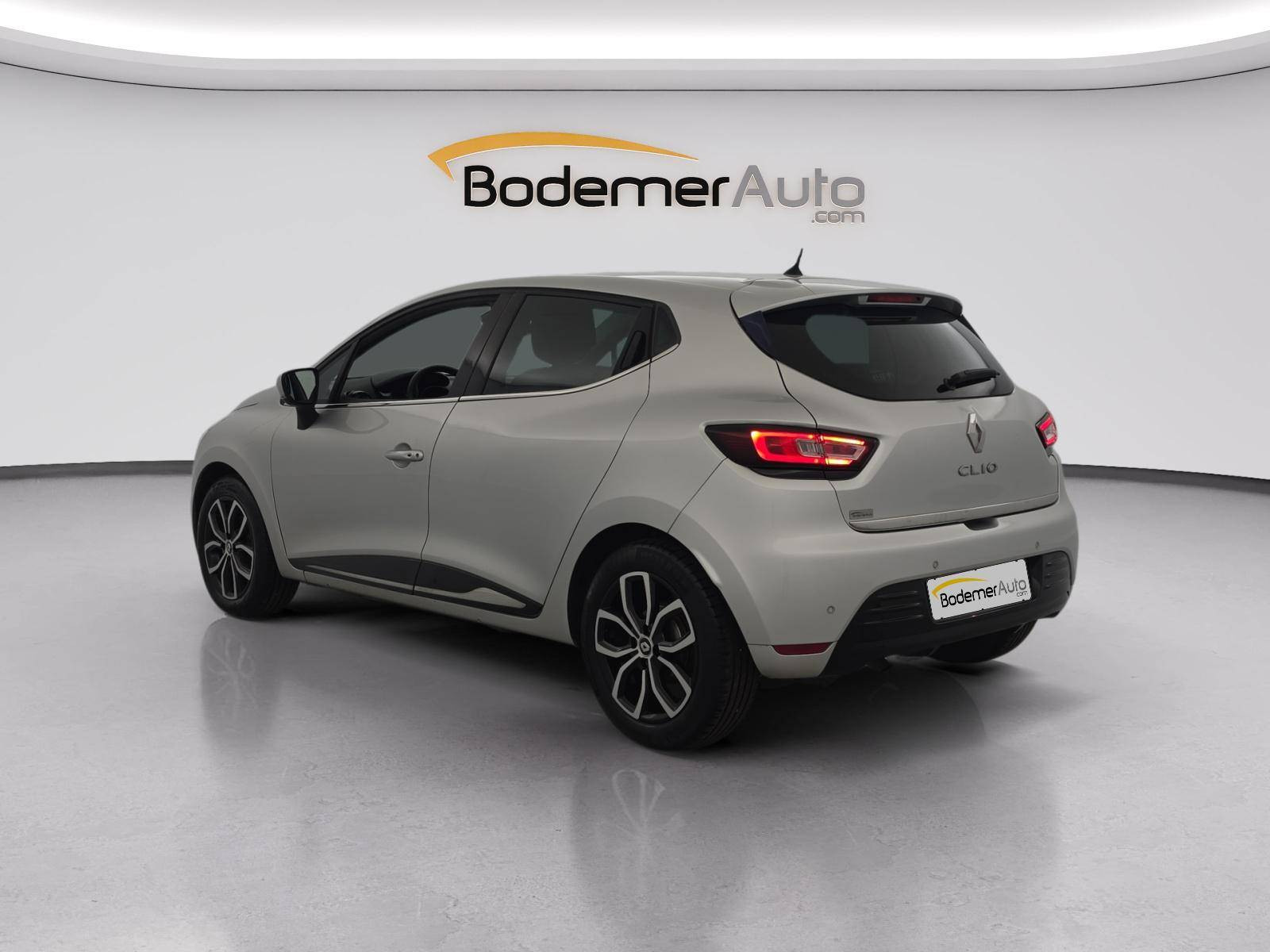 Vente en ligne Renault Clio 4 Clio TCe 90 E6C au prix de 10 990 €