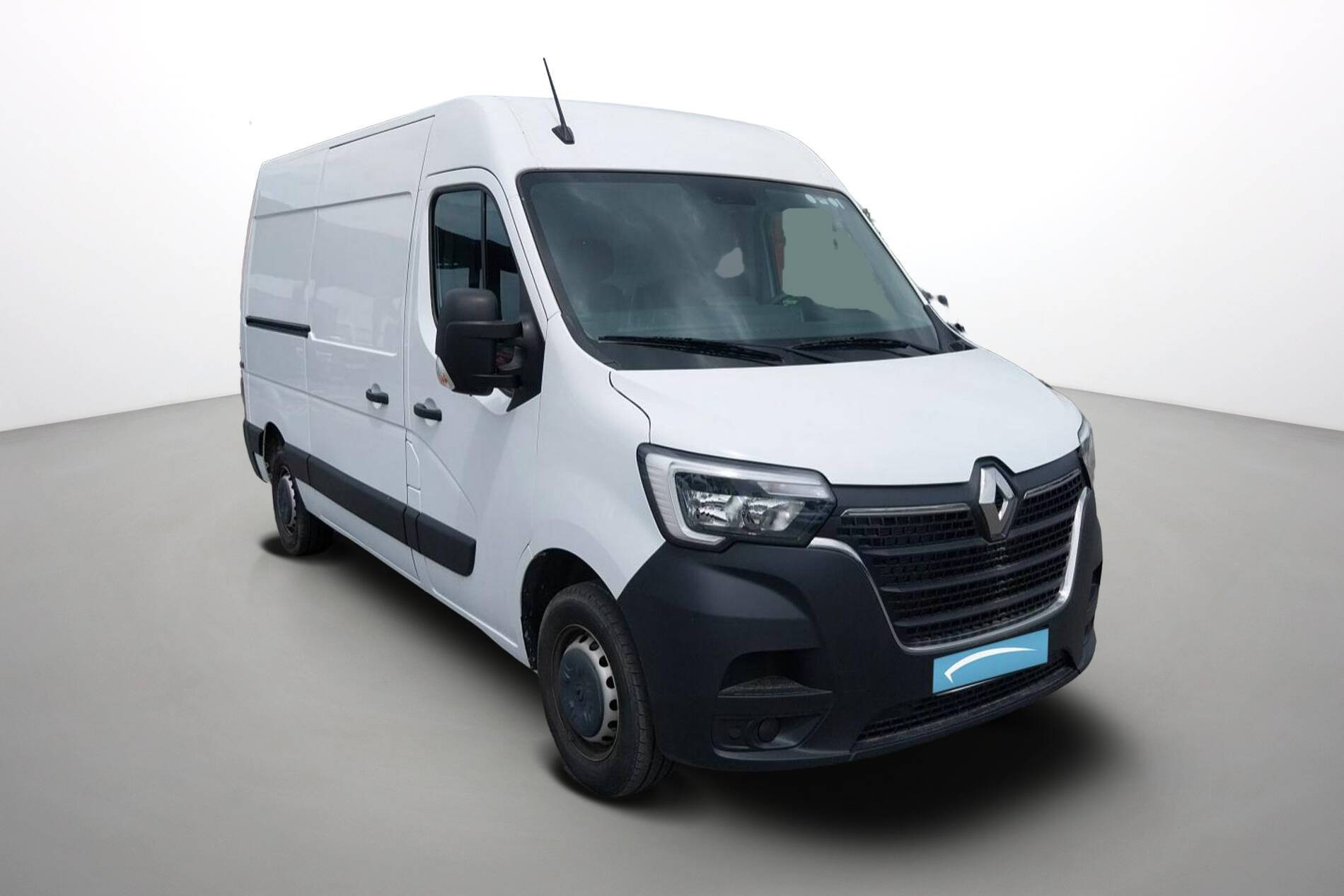 Vente en ligne Renault Master Fourgon MASTER FGN TRAC F3500 L2H2 BLUE DCI 135 au prix de 26 990 €
