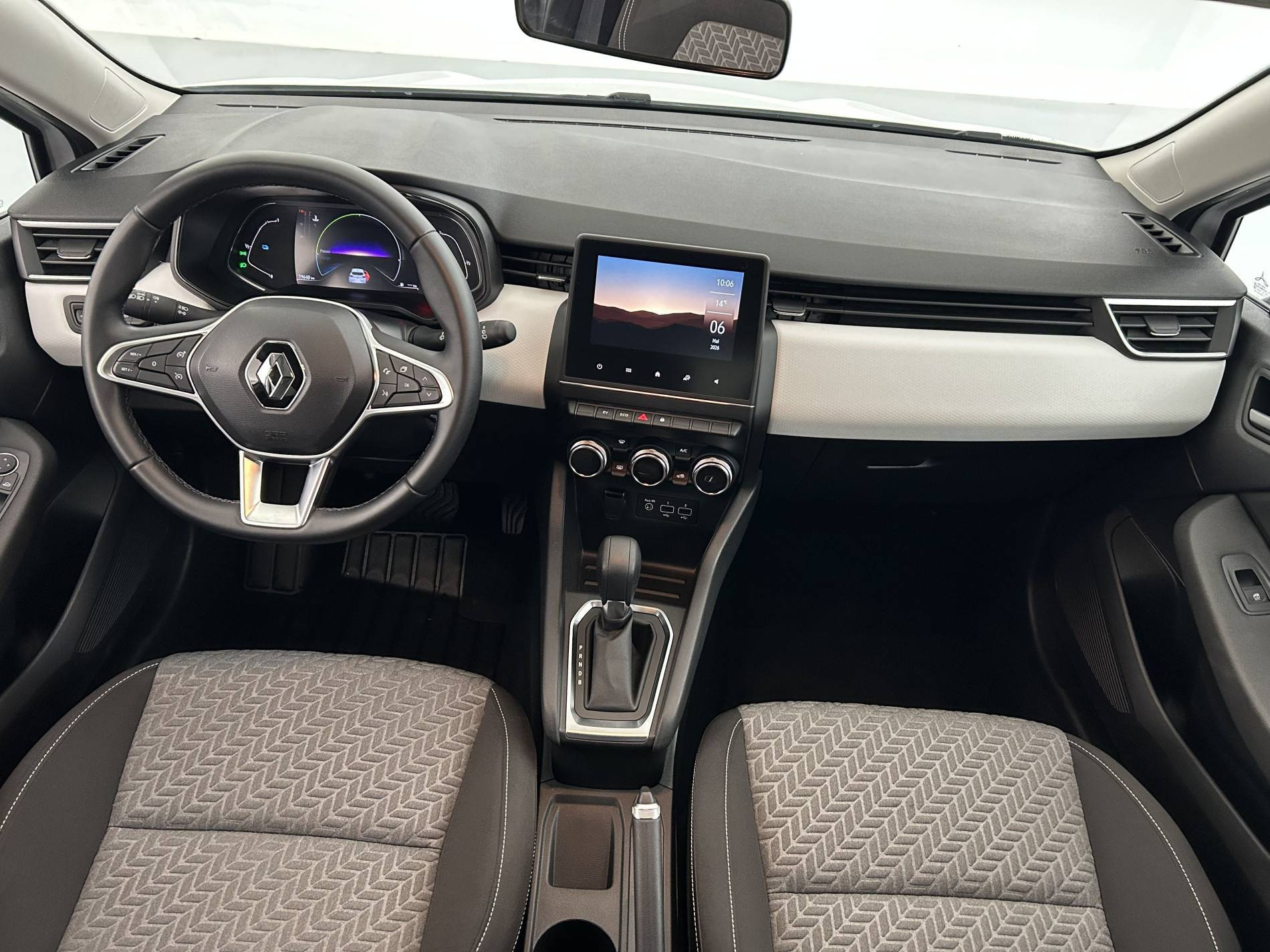Vente en ligne Renault Clio 5 Clio E-Tech full hybrid 145 au prix de 17 590 €