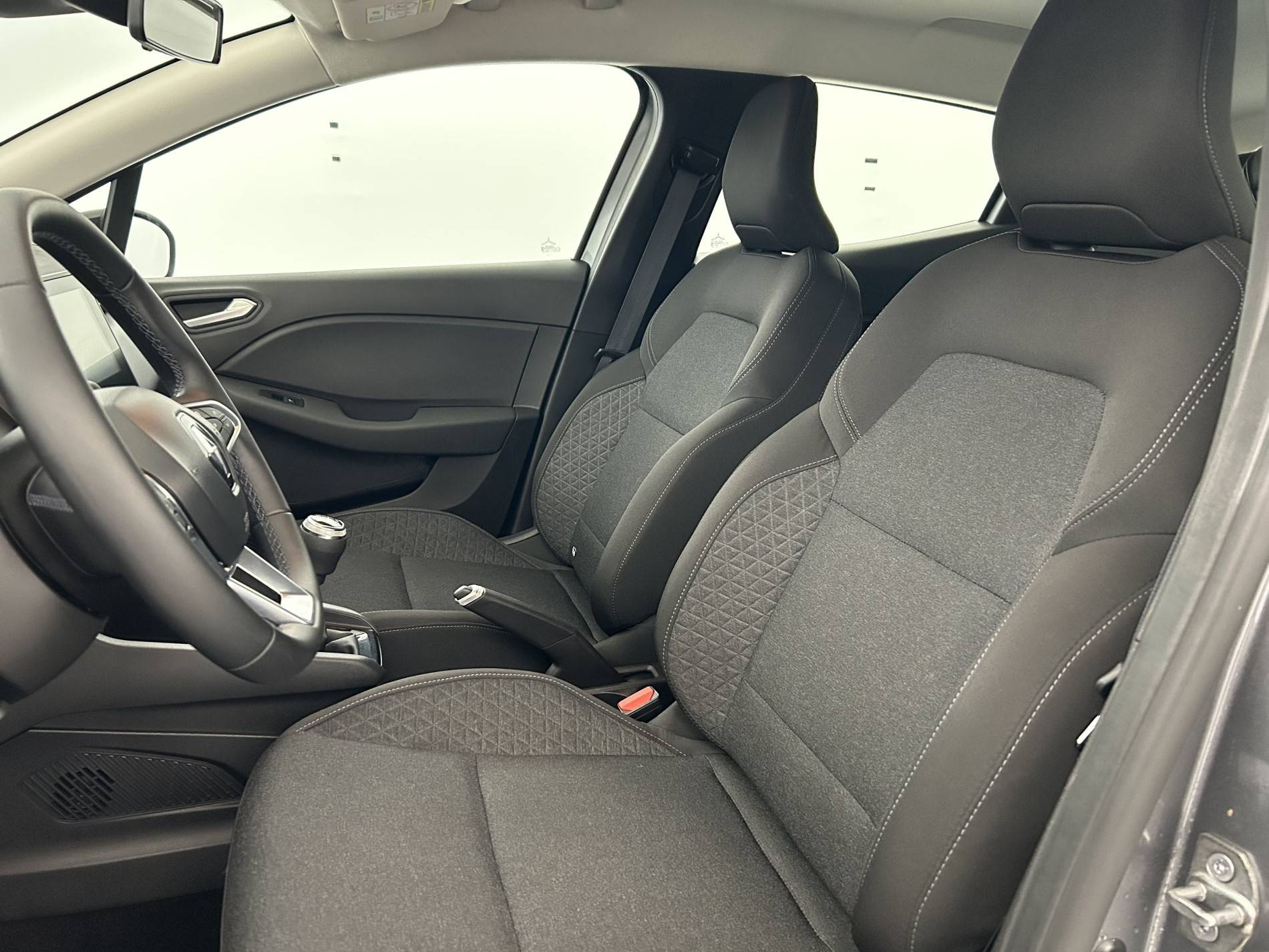 Vente en ligne Renault Clio 5 Clio TCe 90 au prix de 14 790 €