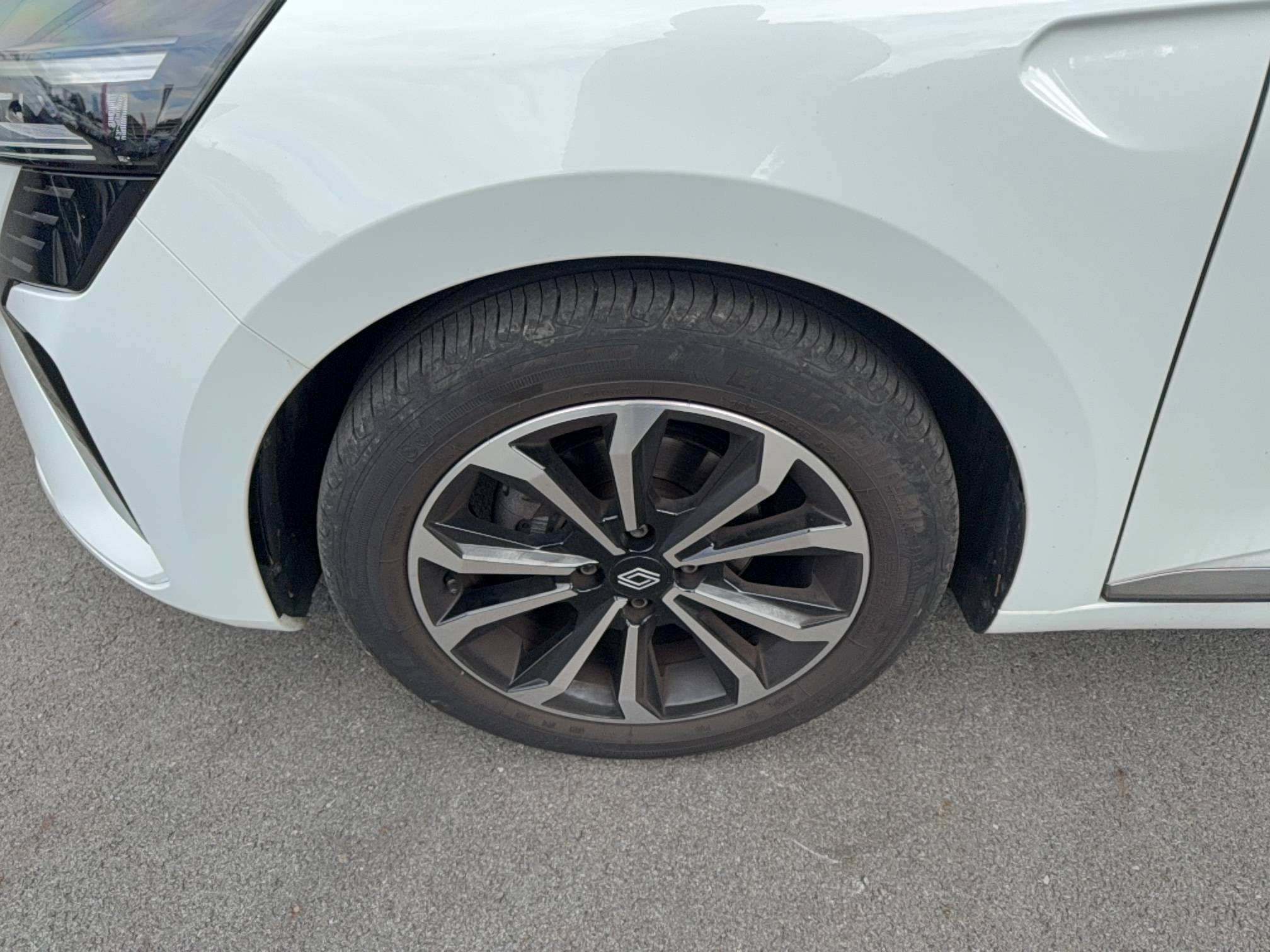 Vente en ligne Renault Clio 5 Clio TCe 90 au prix de 16 390 €