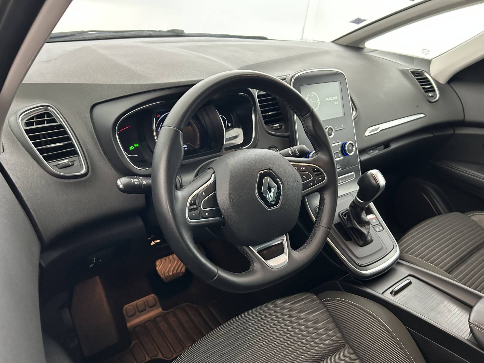 Vente en ligne Renault Scenic 4 Scenic Blue dCi 120 EDC - 21 au prix de 16 480 €