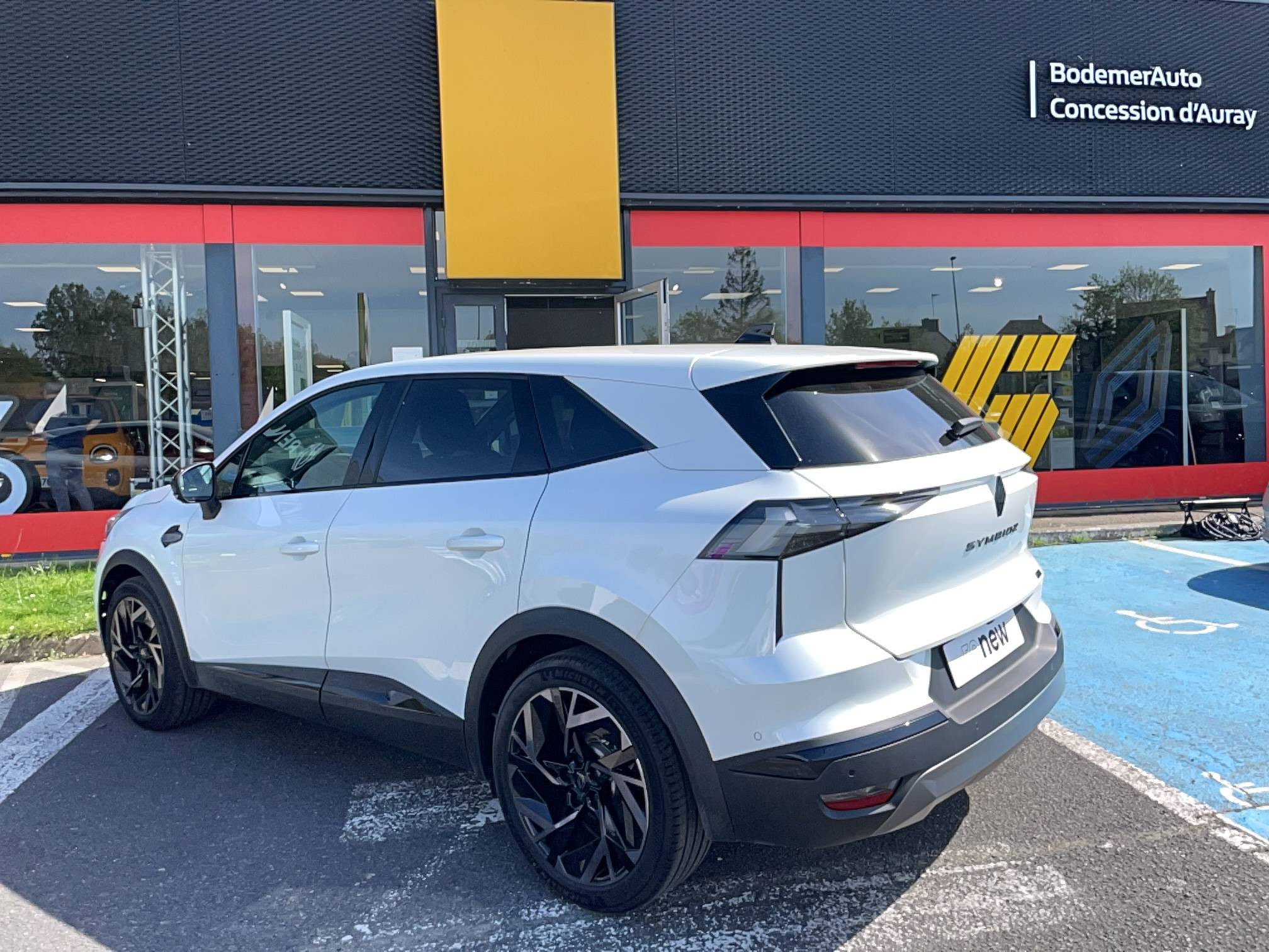 Vente en ligne Renault Symbioz  E-Tech full hybrid 145 au prix de 31 970 €
