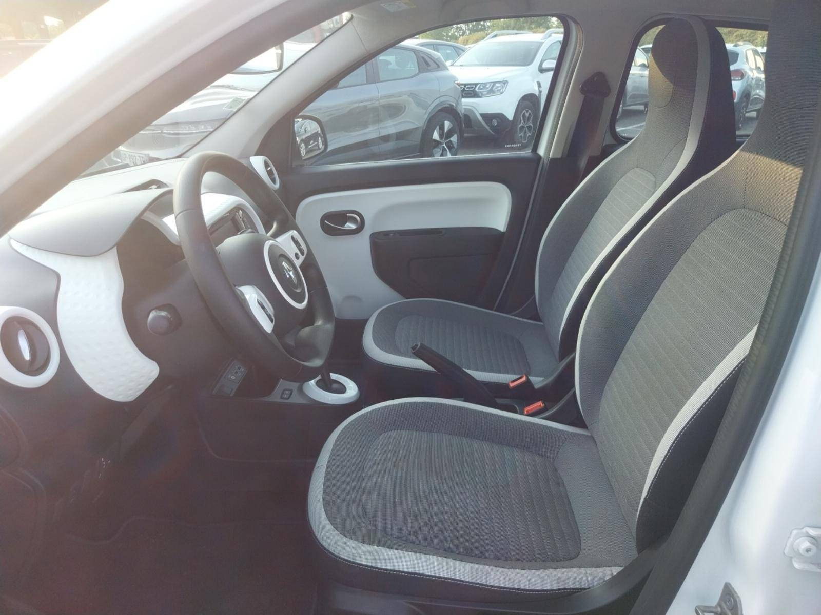 Vente en ligne Renault Twingo Electrique Twingo III E-Tech au prix de 13 900 €