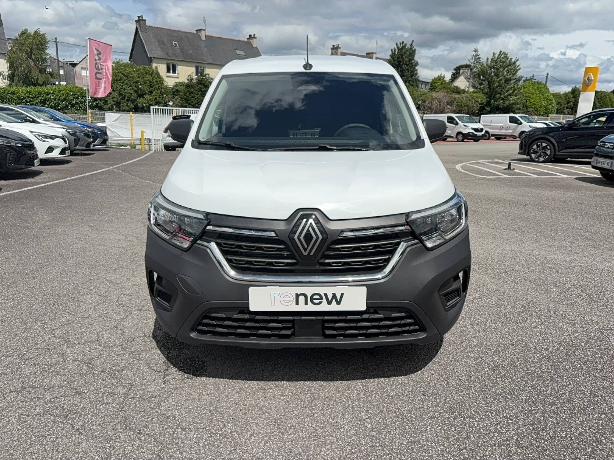 Vente en ligne Renault Kangoo Van  FG TOLE DCI 95 L1 AUTO au prix de 24 990 €