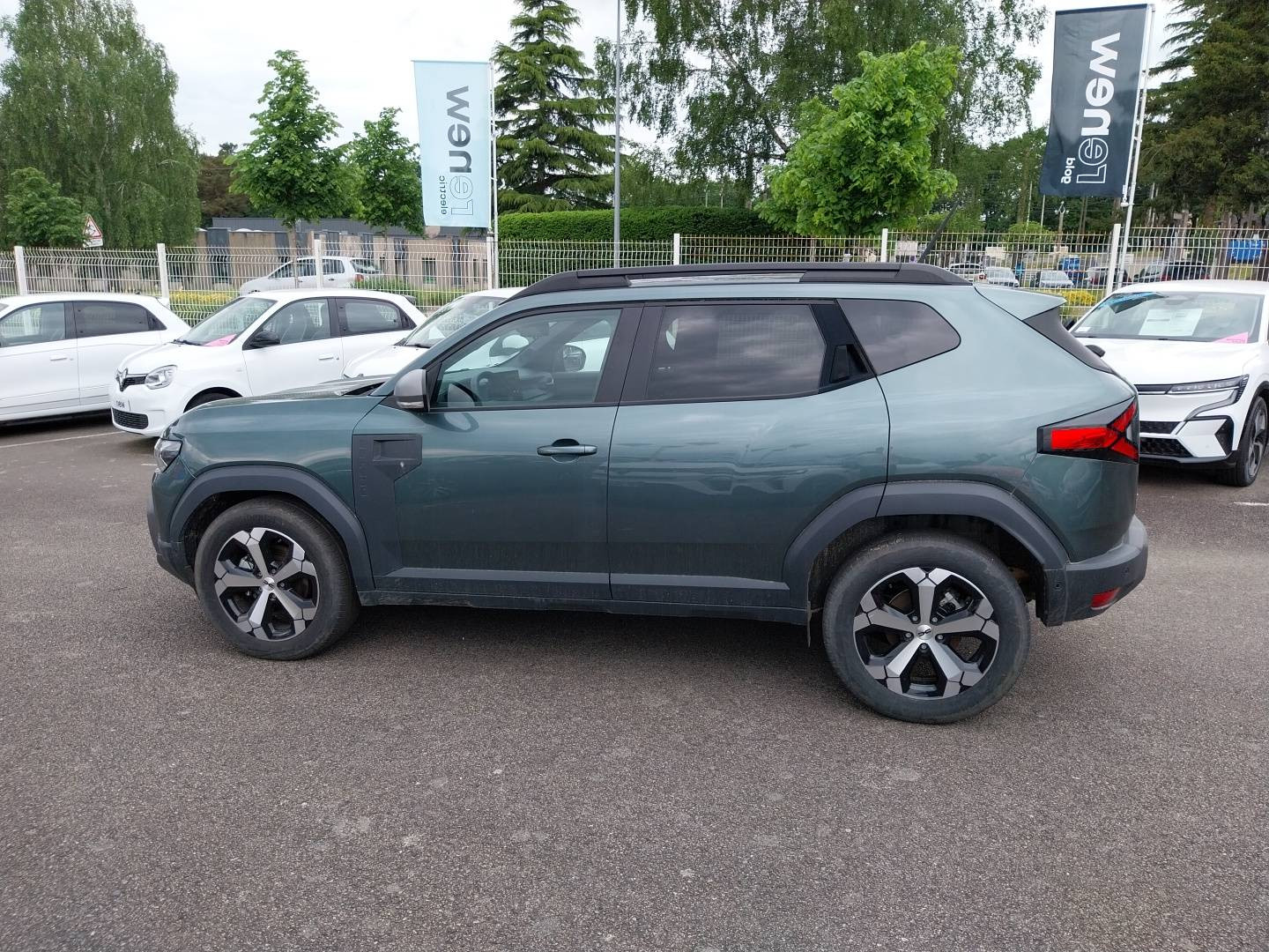 Vente en ligne Dacia Duster  Hybrid 140 au prix de 26 590 €