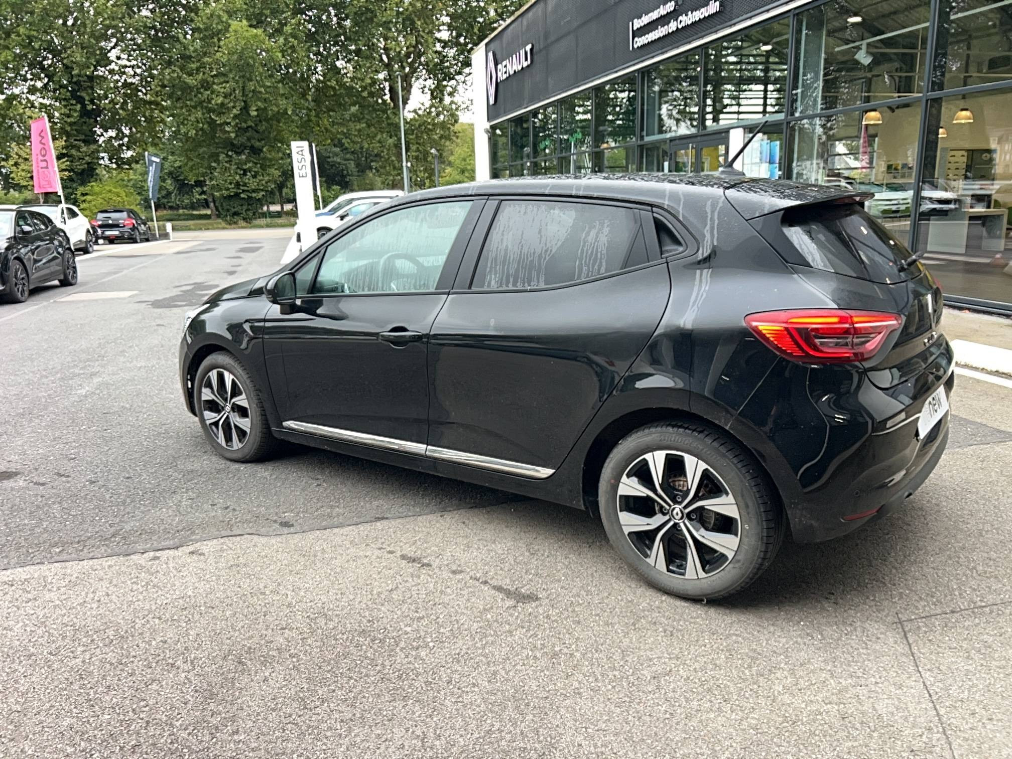 Vente en ligne Renault Clio 5 Clio SCe 65 au prix de 12 990 €
