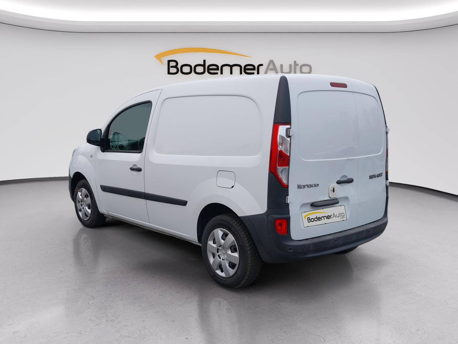 Vente en ligne Renault Kangoo Express  1.5 DCI 90 E6 au prix de 10 990 €