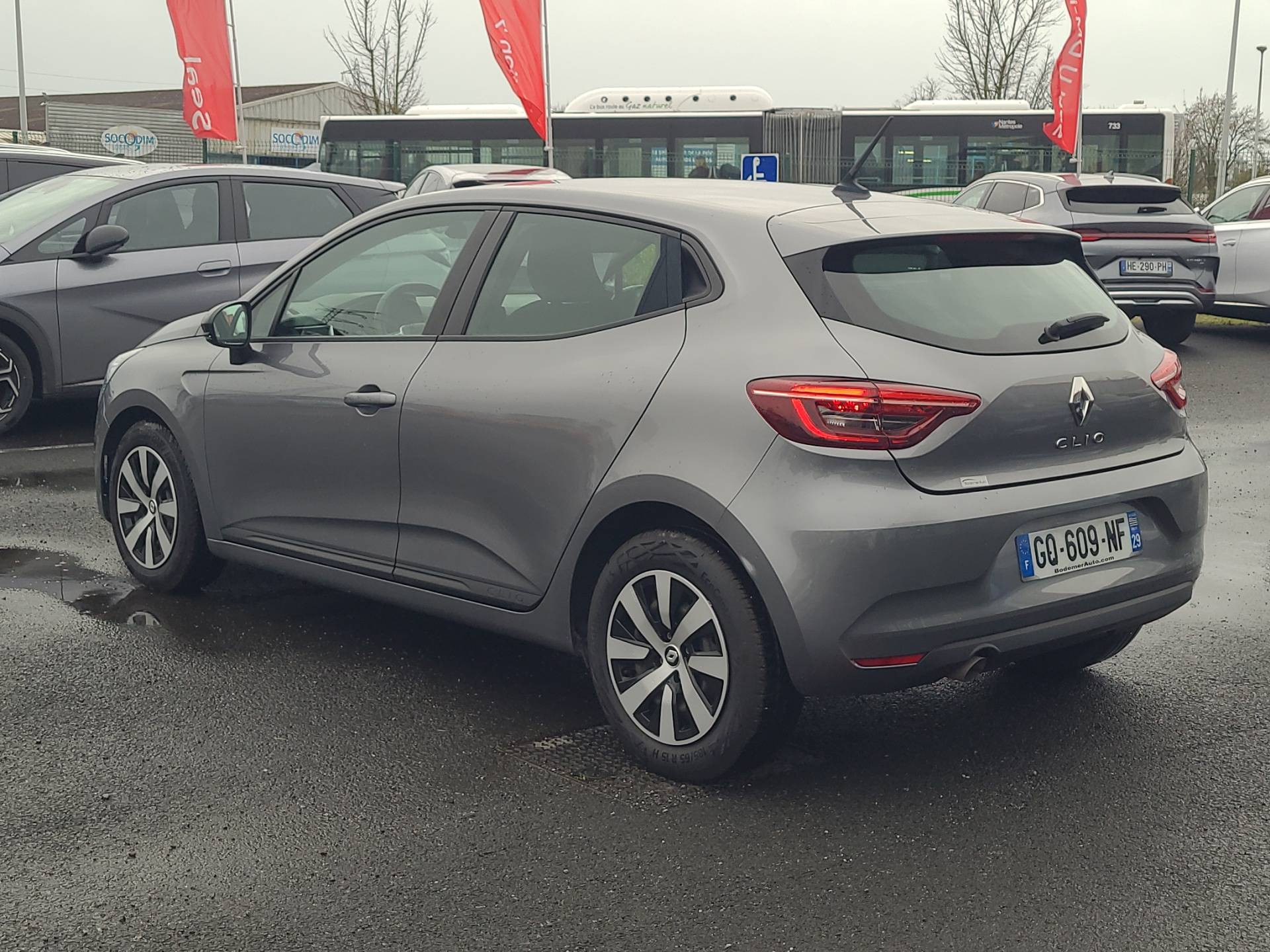 Vente en ligne Renault Clio 5 Clio TCe 90 au prix de 13 990 €