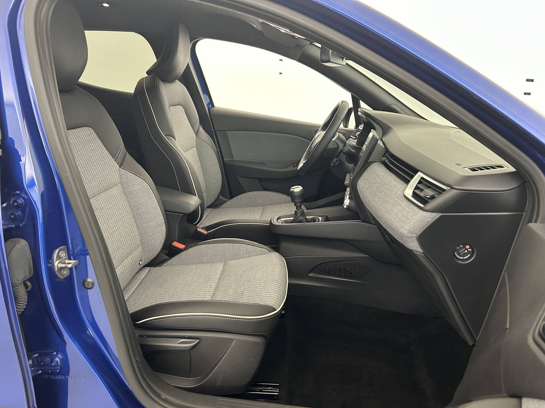 Vente en ligne Renault Clio 5 Clio TCe 90 au prix de 15 990 €