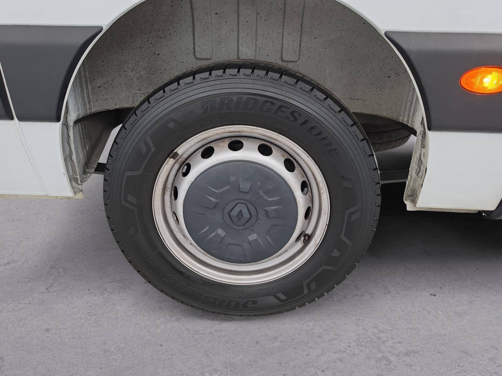 Vente en ligne Renault Master Fourgon MASTER FGN TRAC F3500 L3H3 BLUE DCI 135 au prix de 28 490 €
