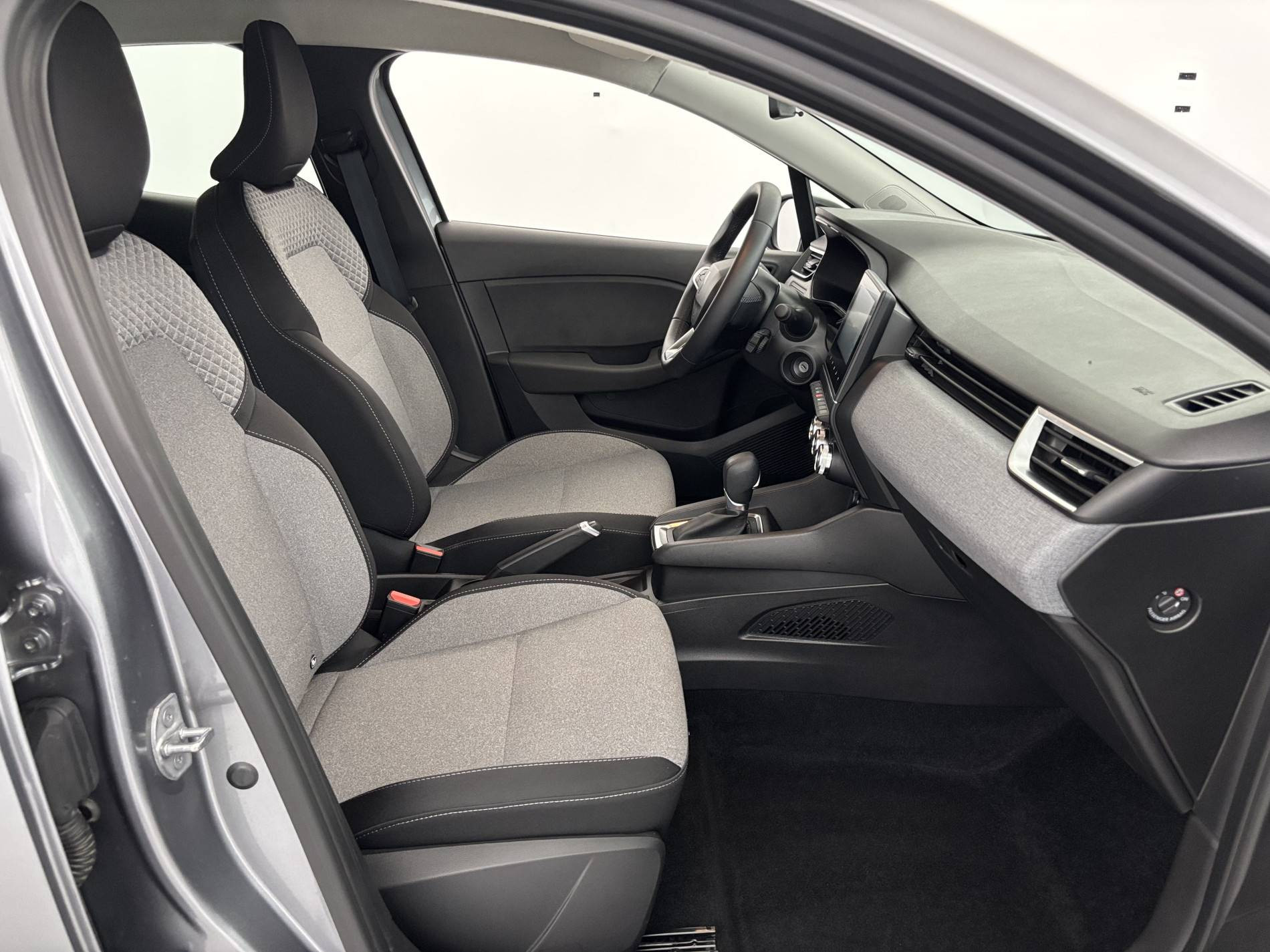 Vente en ligne Renault Clio 5 Clio E-Tech full hybrid 145 ch GSR2 au prix de 18 890 €