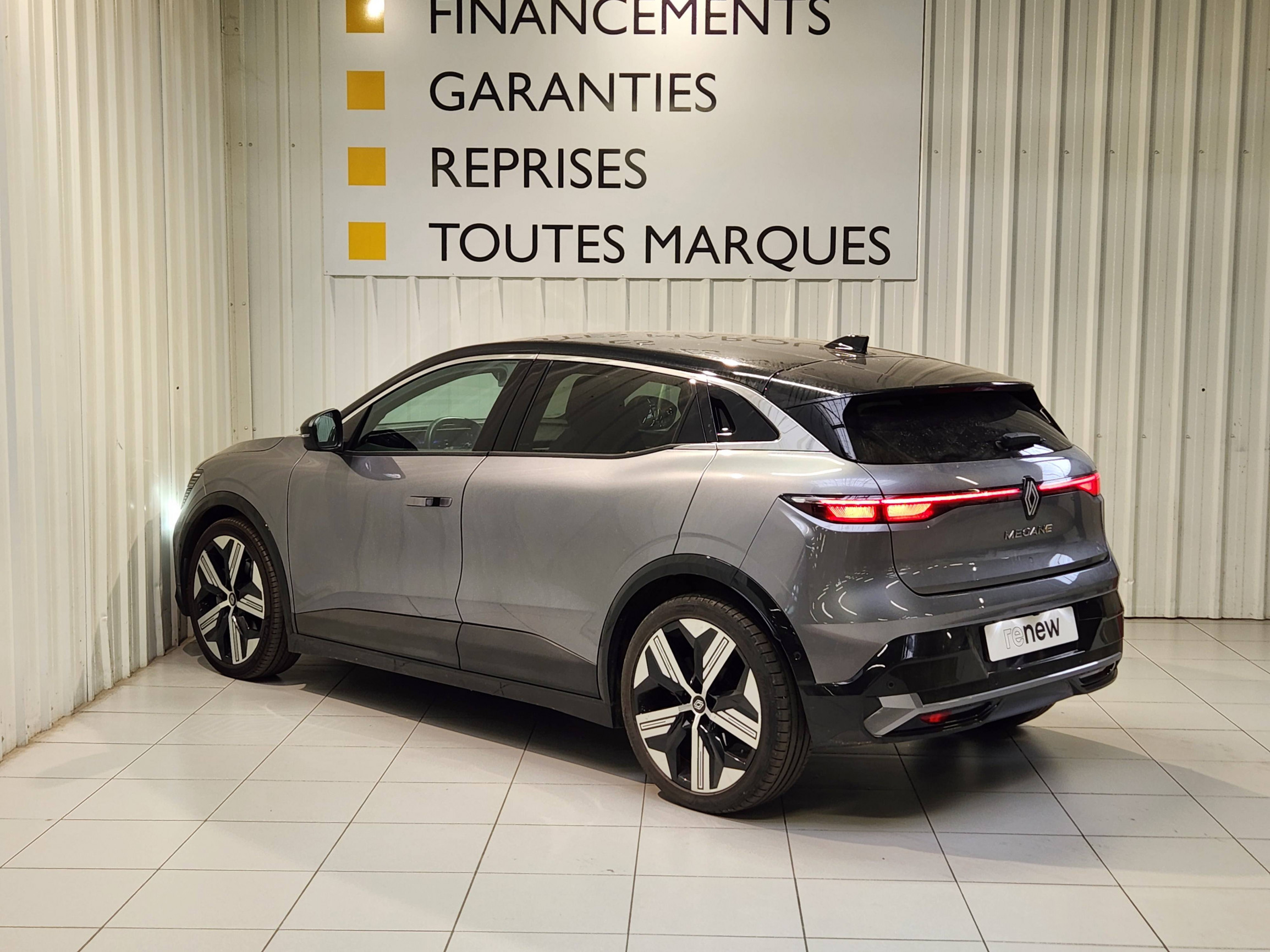 Vente en ligne Renault Megane E-Tech  EV60 220 ch super charge au prix de 27 999 €
