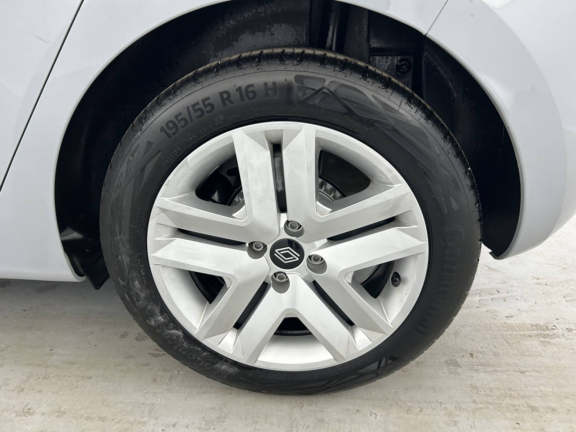 Vente en ligne Renault Clio 5 Clio TCe 90 au prix de 15 490 €