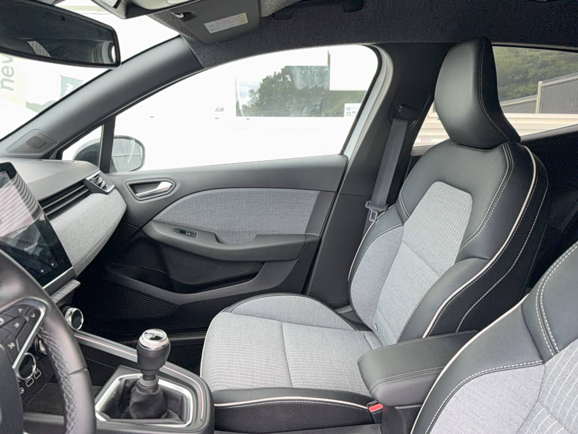 Vente en ligne Renault Clio 5 Clio TCe 90 au prix de 16 390 €