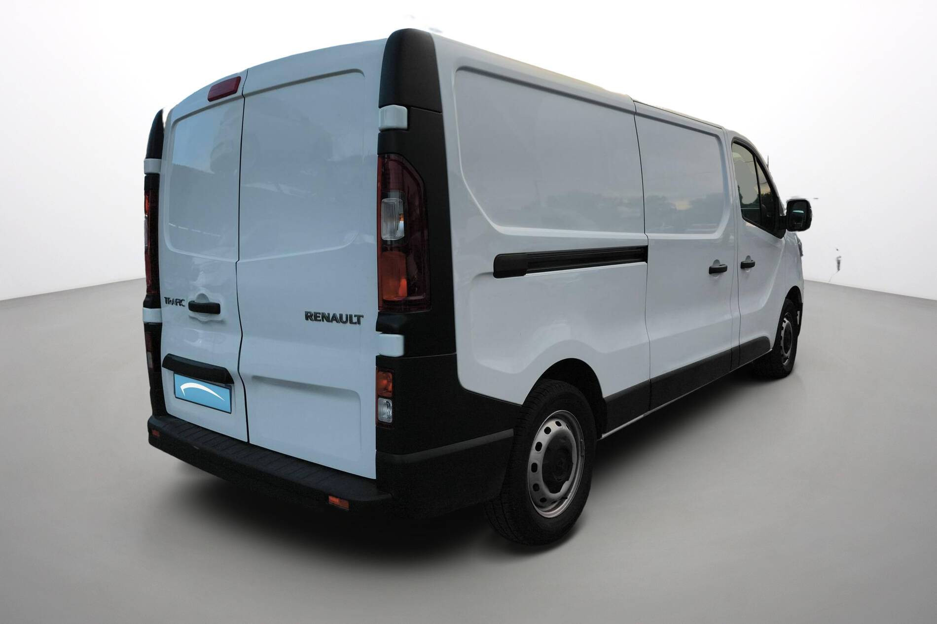Vente en ligne Renault Trafic 3 Fourgon TRAFIC FGN L2H1 3000 KG BLUE DCI 130 au prix de 23 990 €