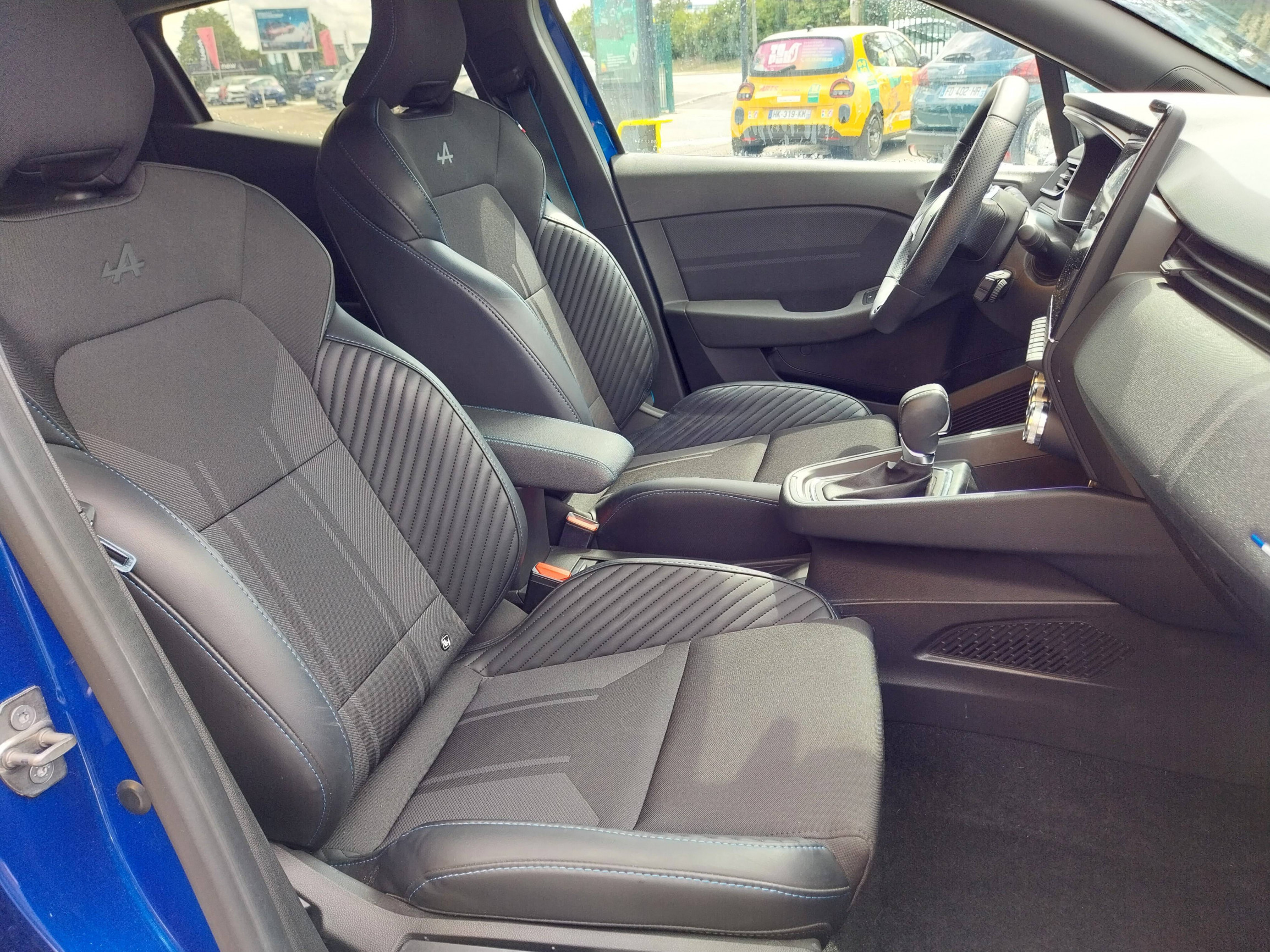 Vente en ligne Renault Clio 5 Clio E-Tech full hybrid 145 au prix de 21 490 €