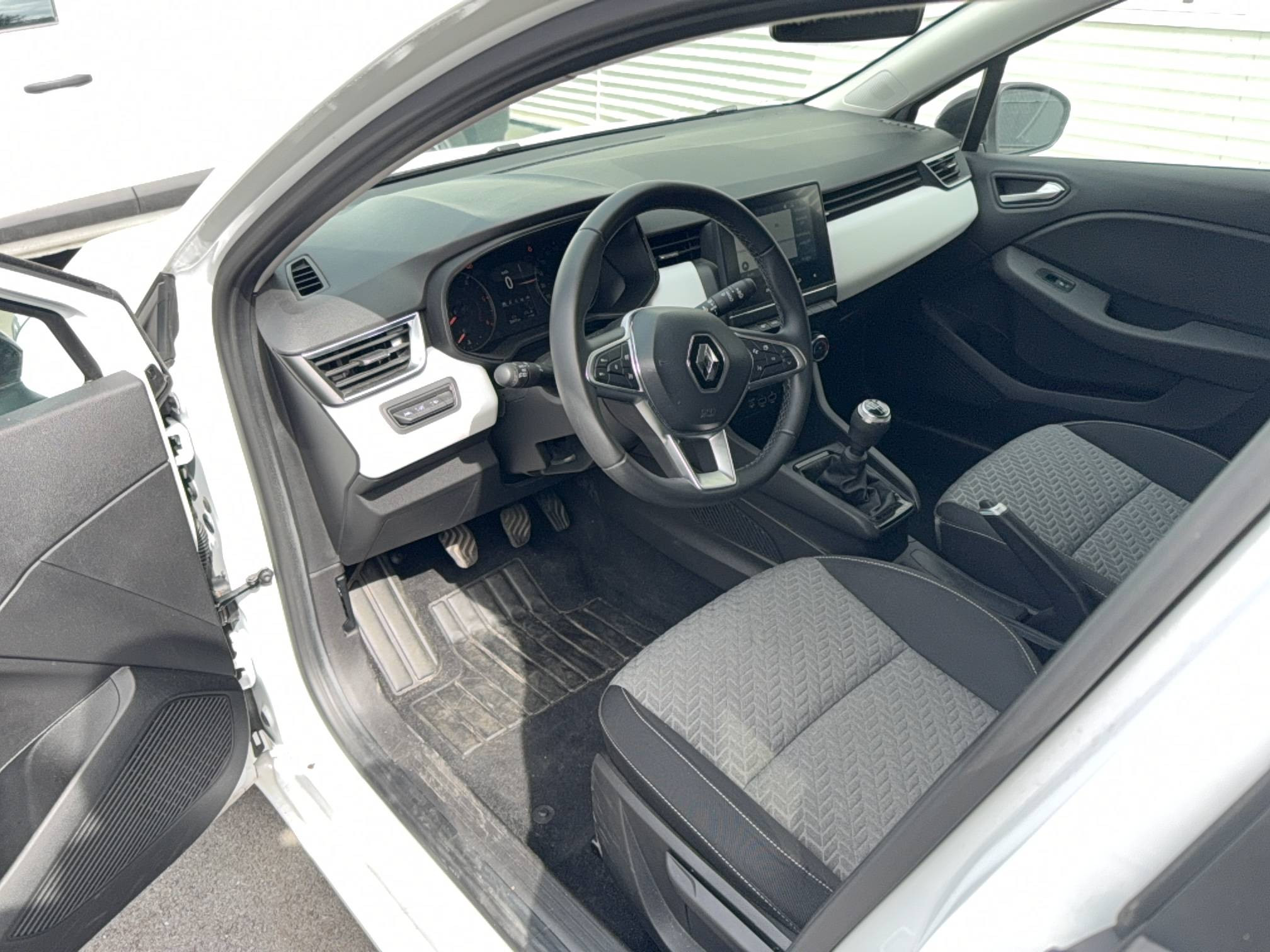 Vente en ligne Renault Clio 5 Clio Blue dCi 100 au prix de 15 990 €
