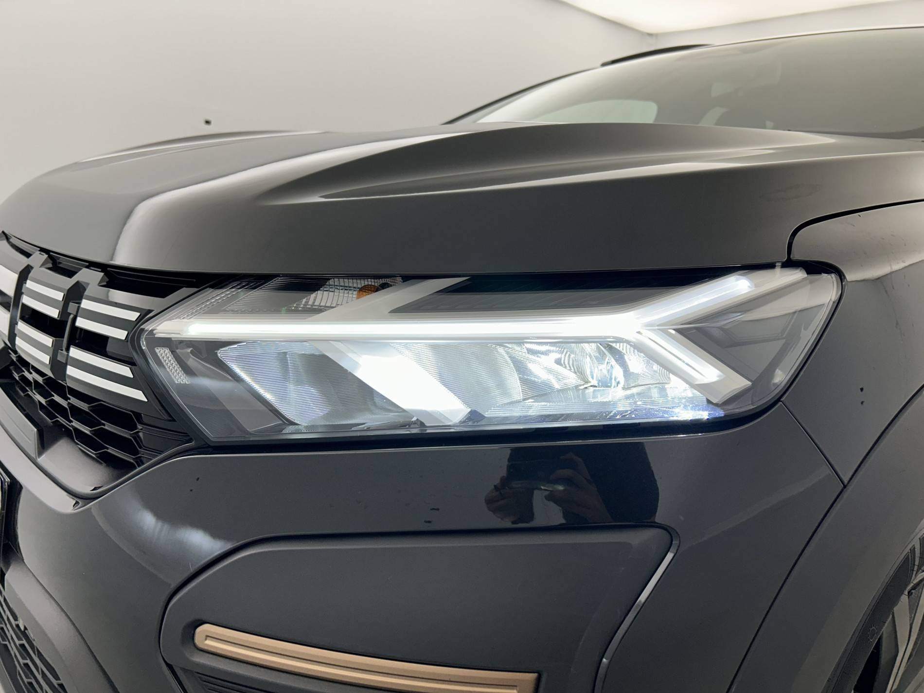 Vente en ligne Dacia Jogger  Hybrid 140 7 places GSR2 au prix de 23 490 €