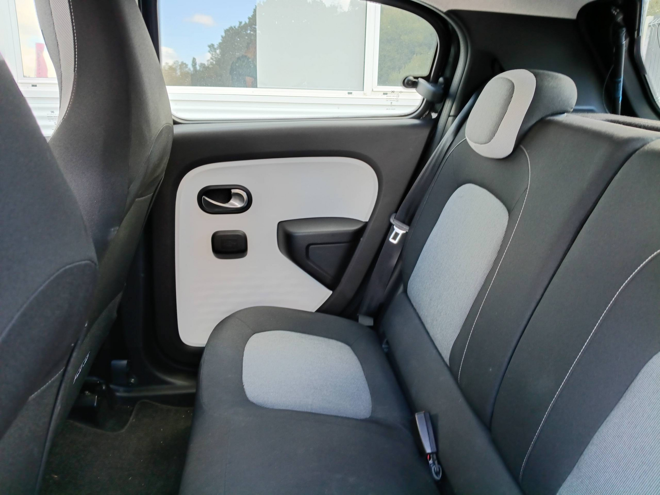 Vente en ligne Renault Twingo Electrique Twingo III E-Tech au prix de 14 990 €