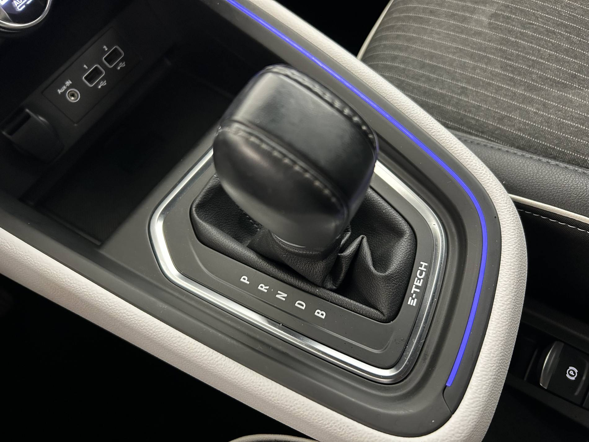 Vente en ligne Renault Clio 5 Clio E-Tech 140 - 21N au prix de 16 500 €