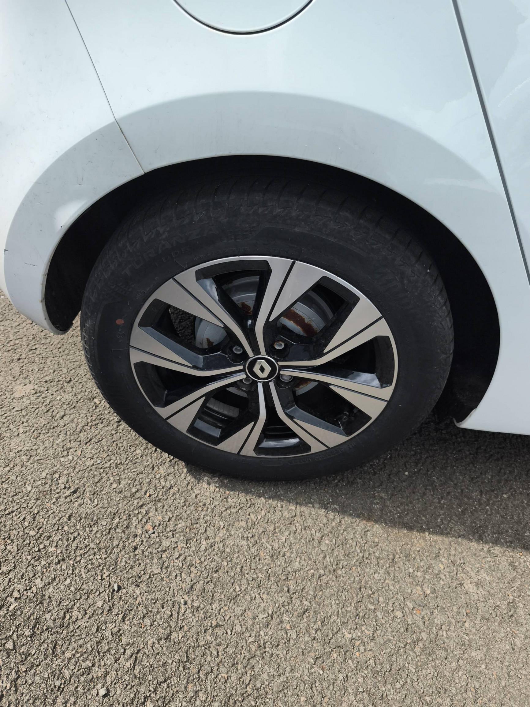 Vente en ligne Renault Clio 5 Clio E-Tech full hybrid 145 au prix de 16 990 €