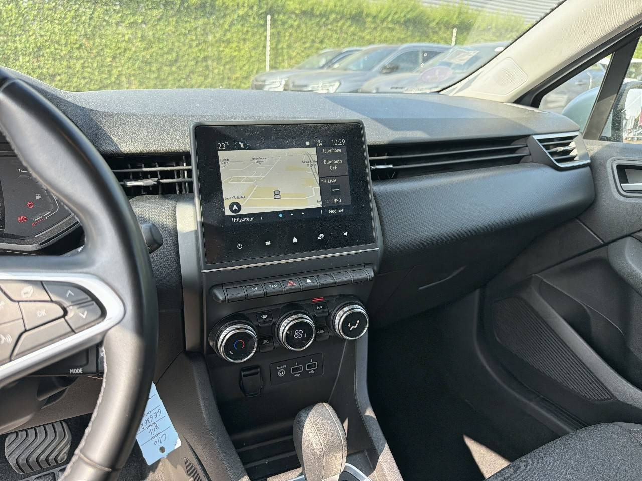 Vente en ligne Renault Clio 5 Clio E-Tech 140 - 21N au prix de 13 990 €