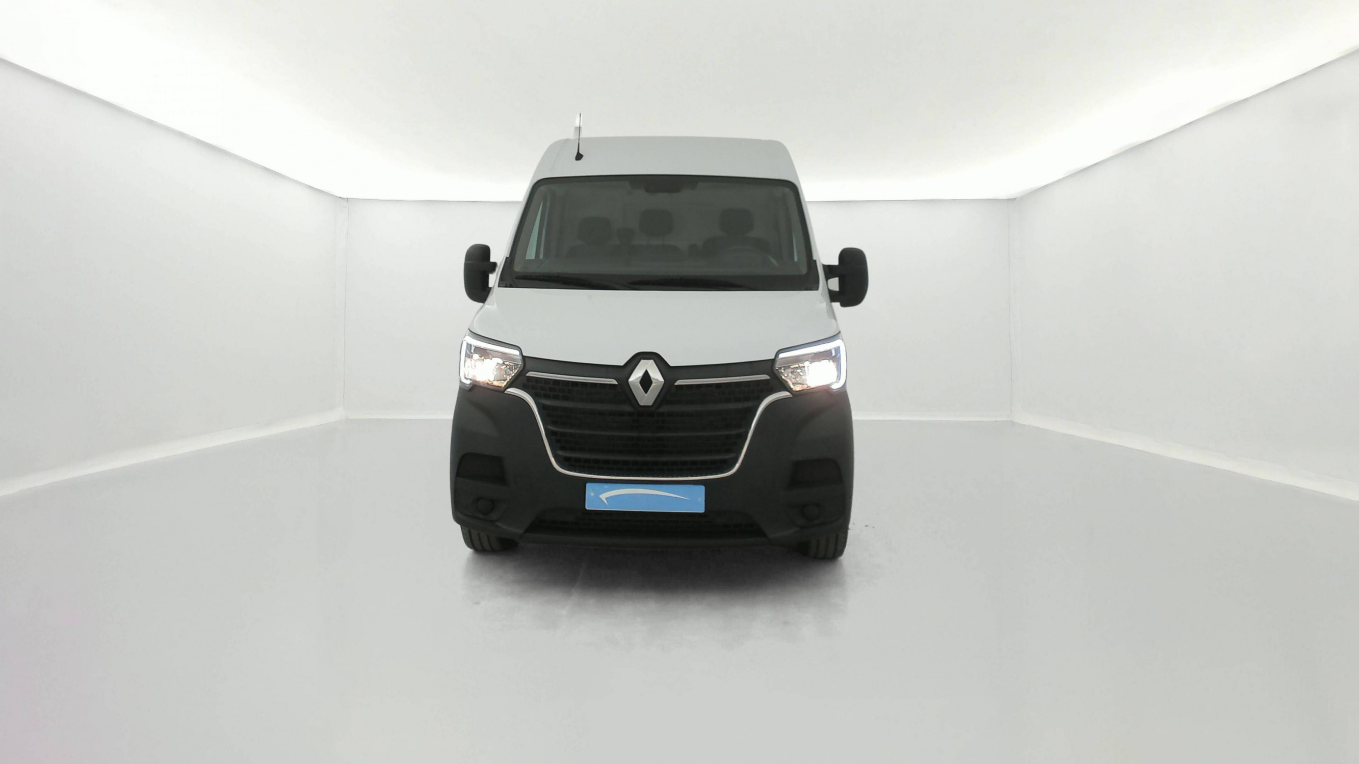 Vente en ligne Renault Master Fourgon MASTER FGN TRAC F3500 L2H2 BLUE DCI 135 au prix de 24 590 €