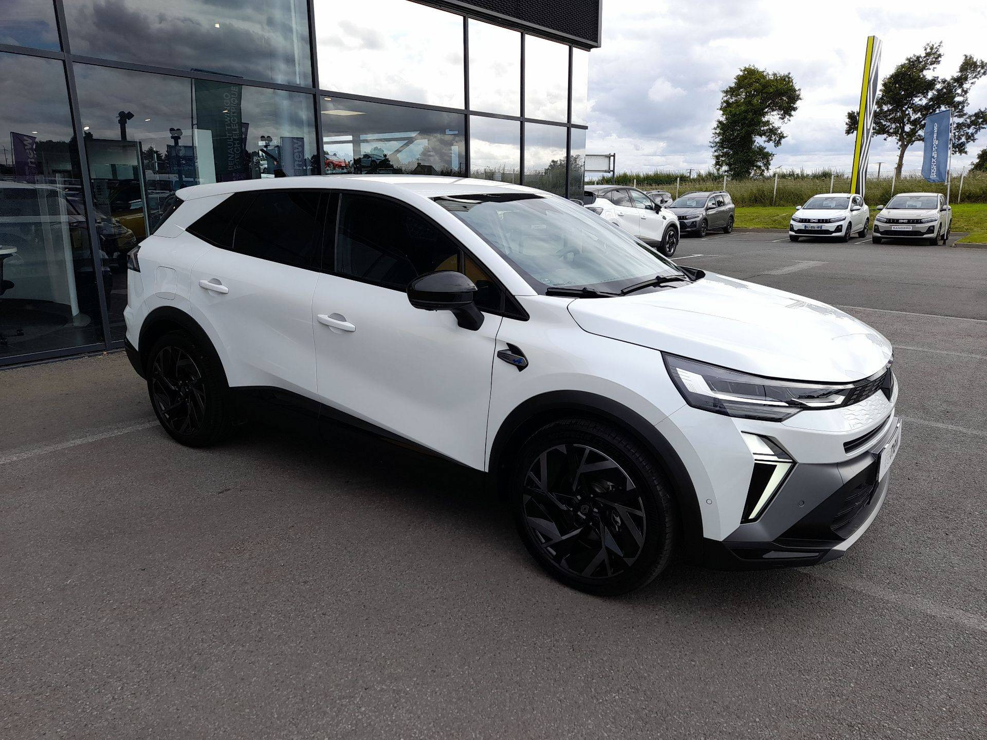 Vente en ligne Renault Symbioz  E-Tech full hybrid 145 au prix de 29 990 €