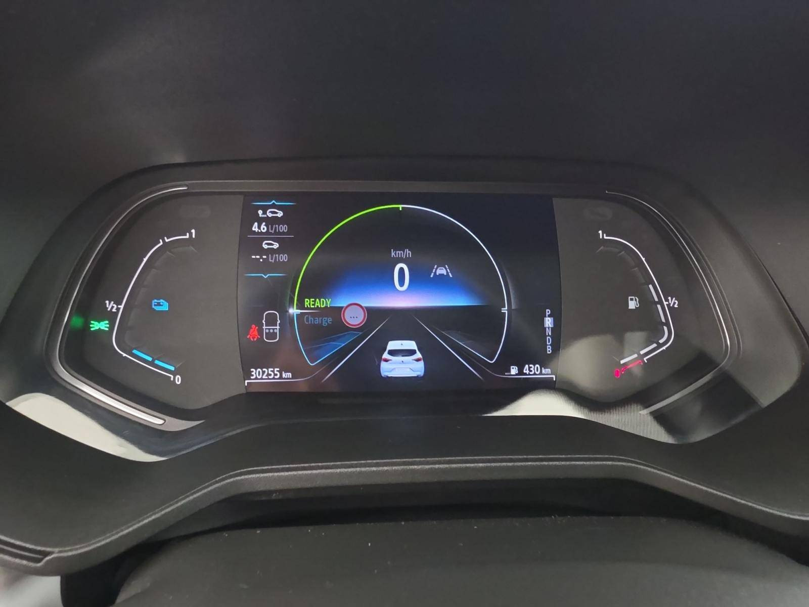 Vente en ligne Renault Clio 5 Clio E-Tech full hybrid 145 au prix de 15 990 €