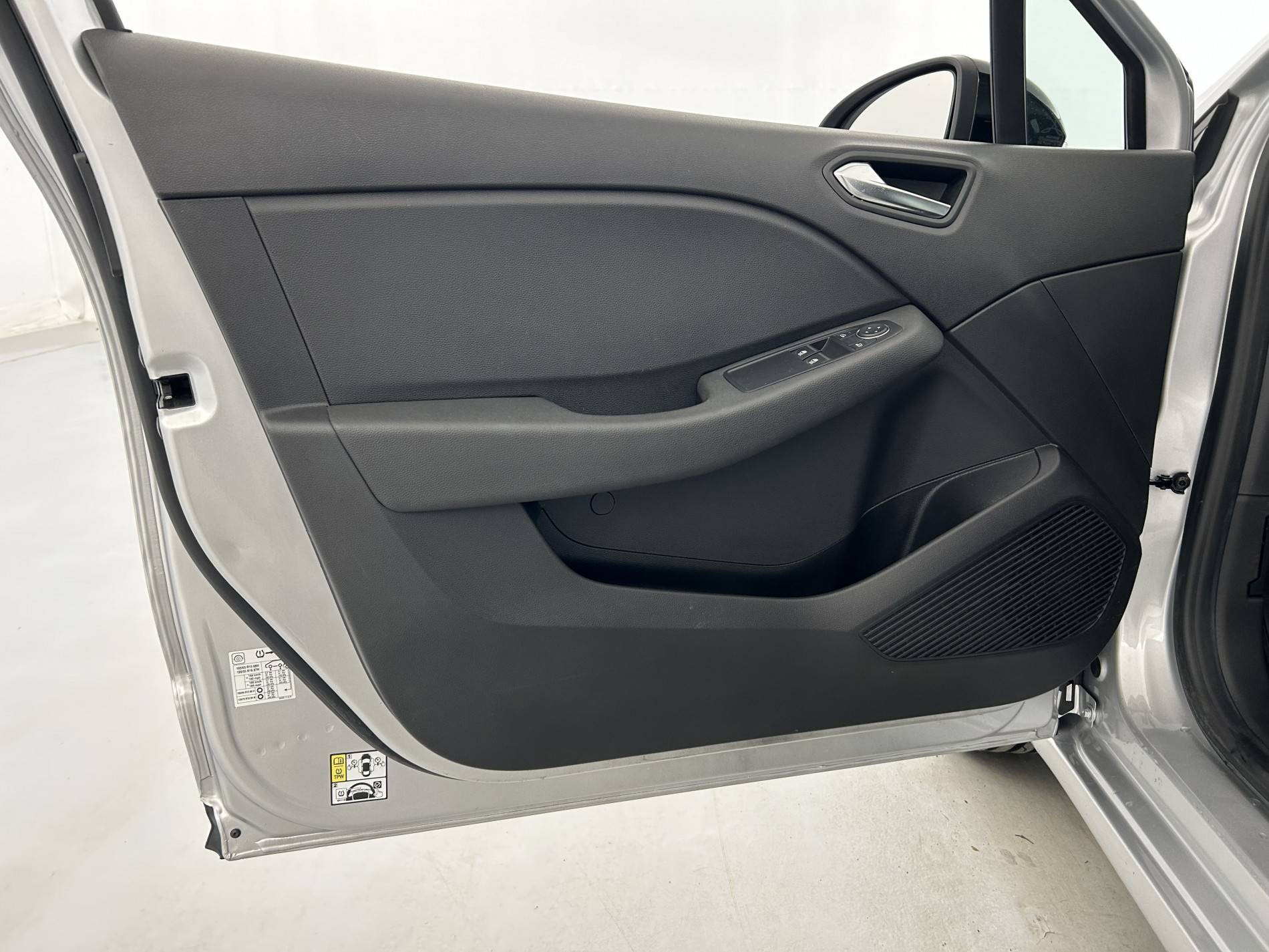 Vente en ligne Renault Clio 5 Clio TCe 90 au prix de 14 790 €