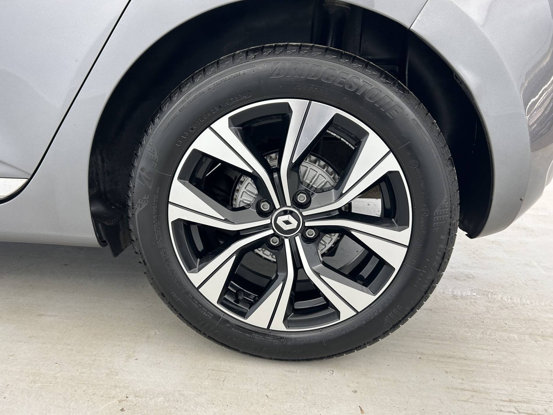 Vente en ligne Renault Clio 5 Clio TCe 90 au prix de 14 290 €