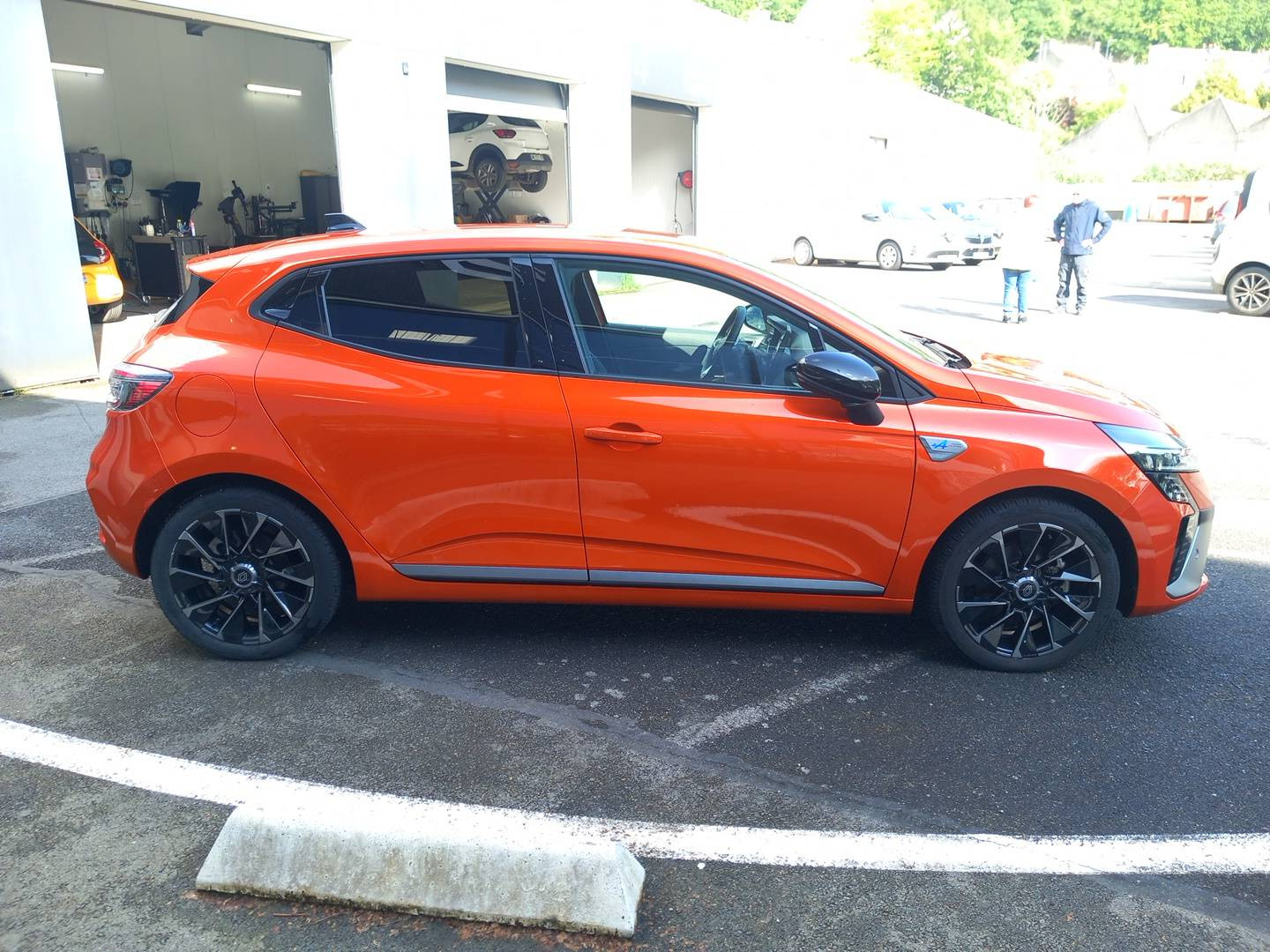 Vente en ligne Renault Clio 5 Clio E-Tech full hybrid 145 au prix de 21 990 €