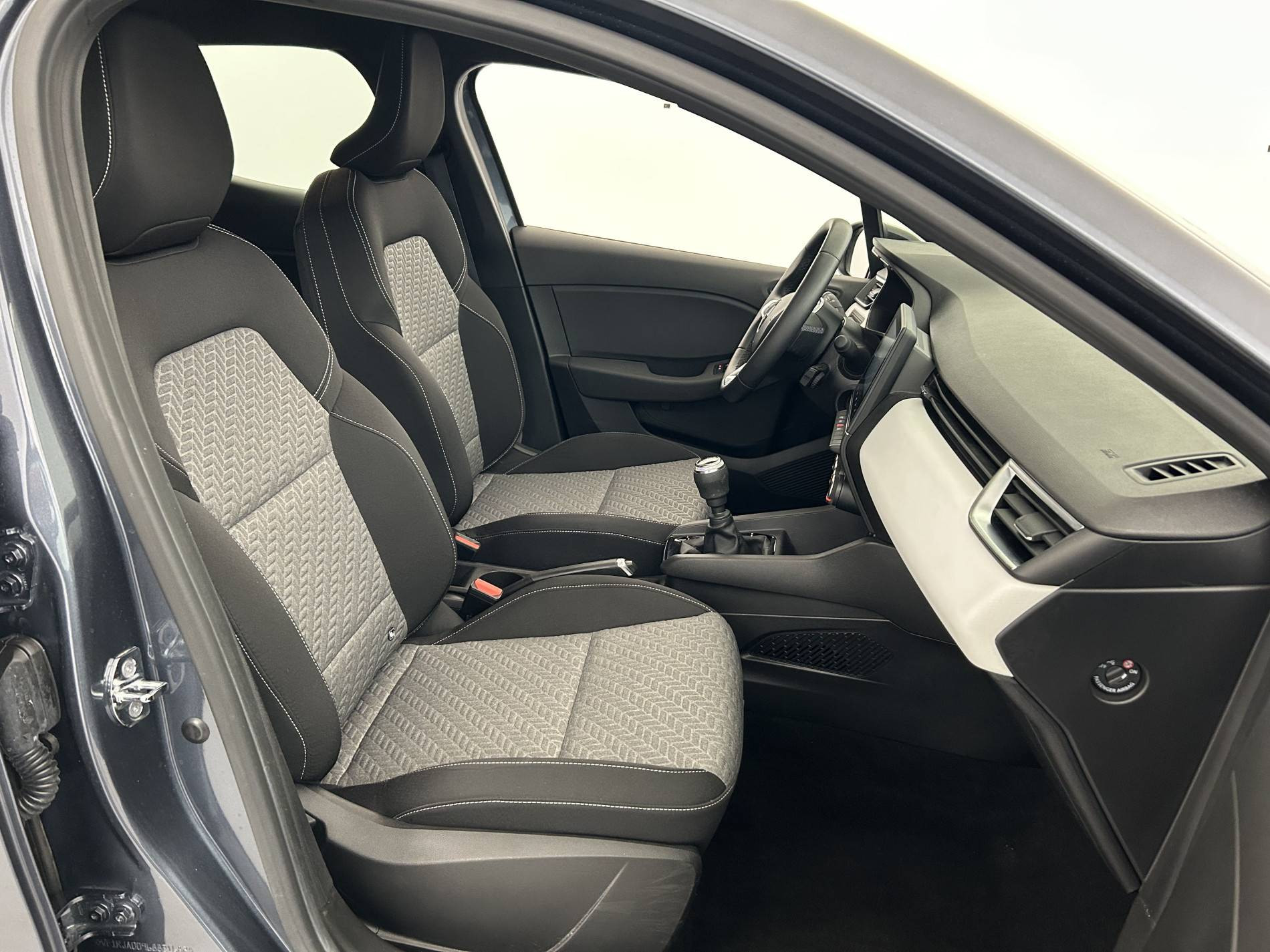 Vente en ligne Renault Clio 5 Clio TCe 90 - 21N au prix de 13 690 €