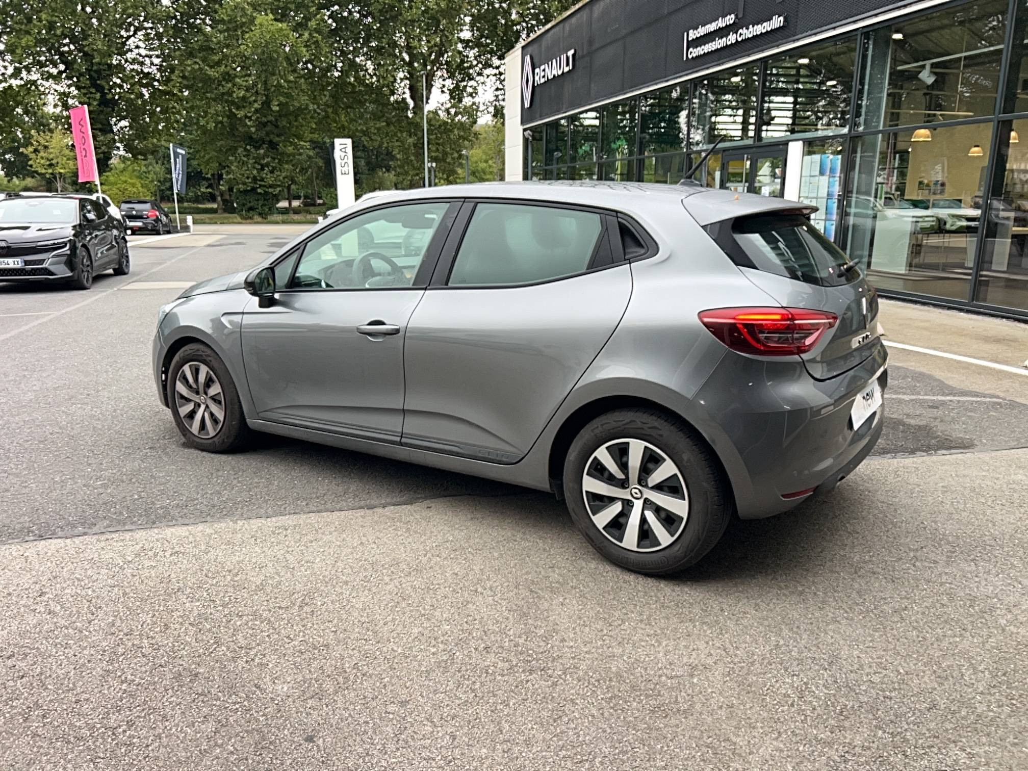 Vente en ligne Renault Clio 5 Clio TCe 90 au prix de 13 990 €
