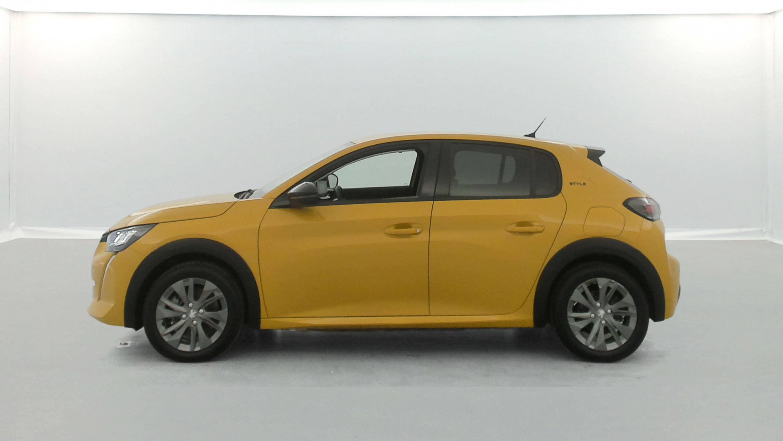 Vente en ligne Peugeot E-208  50 kWh 136ch au prix de 12 970 €