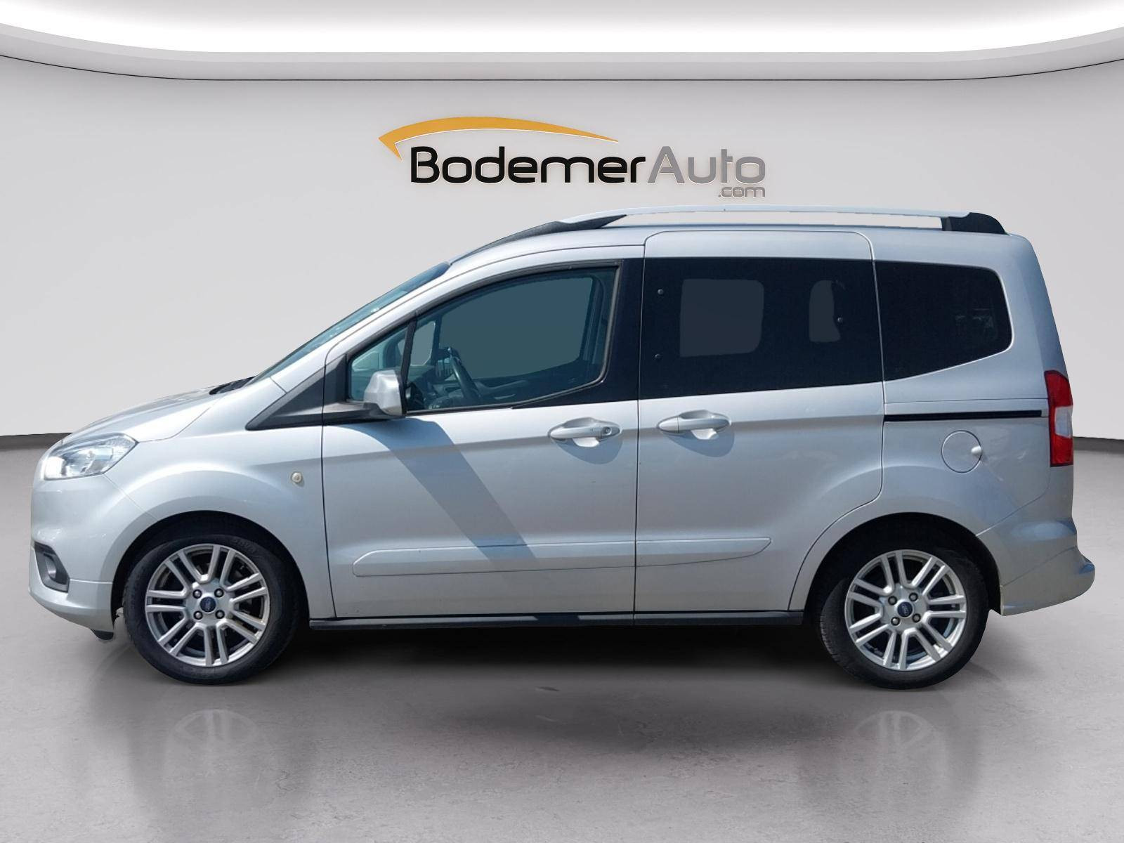 Vente en ligne Ford Tourneo Courier  1.5 TDCI 100 BV6 S&S au prix de 14 490 €
