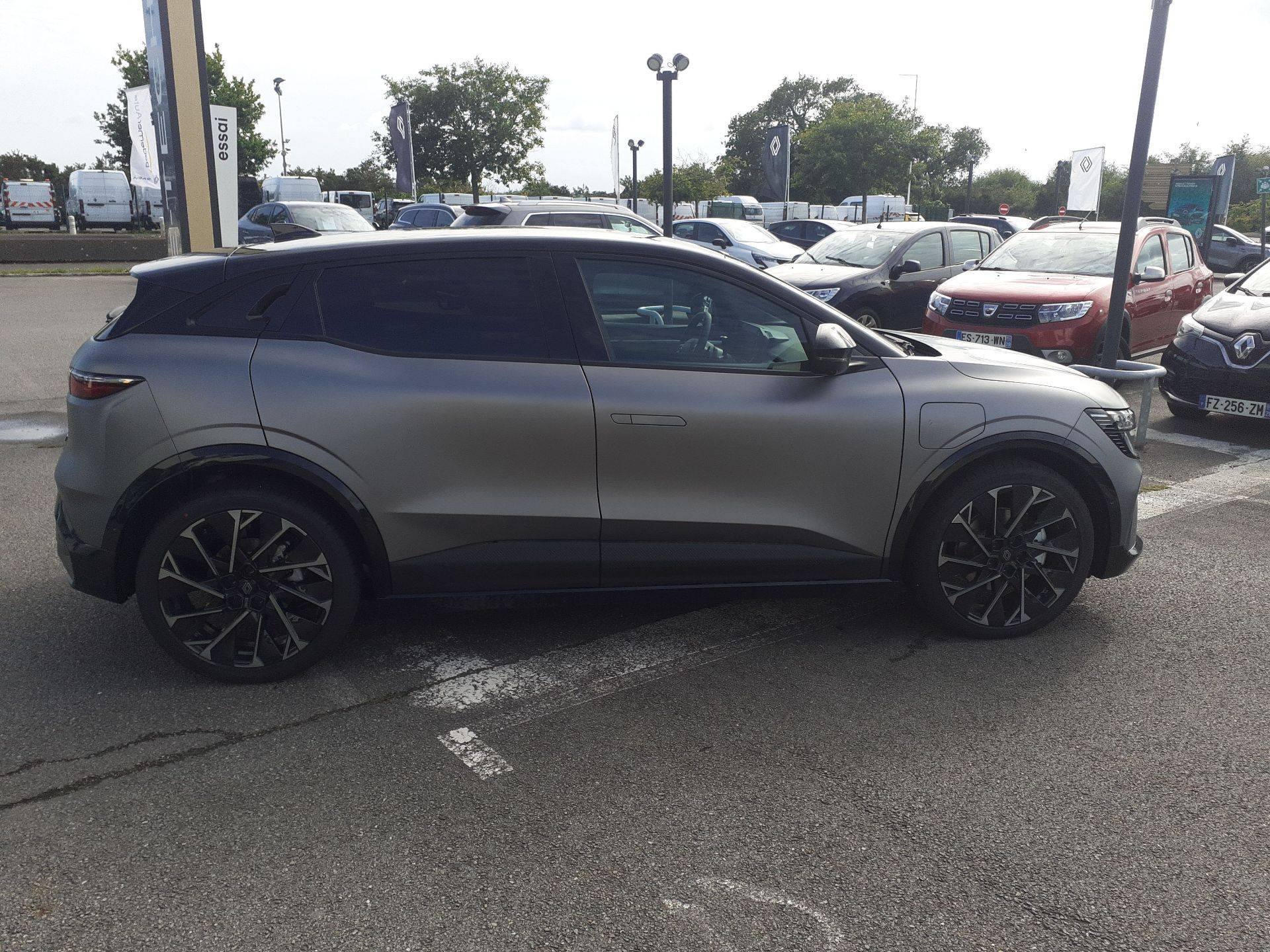 Vente en ligne Renault Megane E-Tech  220 ch autonomie confort au prix de 41 500 €