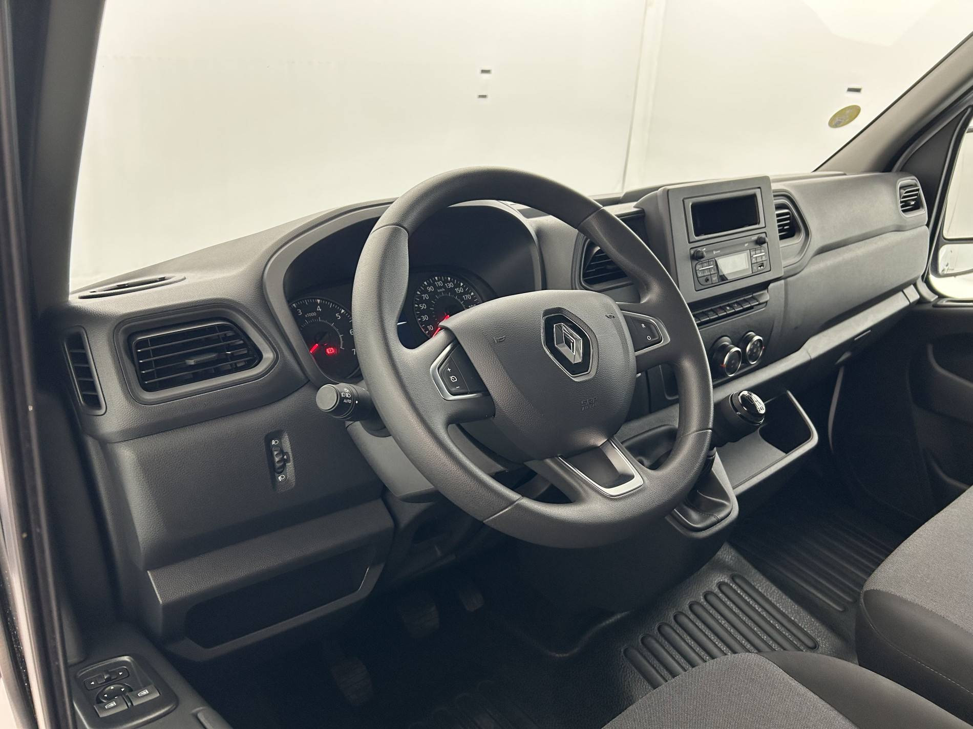 Vente en ligne Renault Master Fourgon MASTER FGN TRAC F3500 L2H2 BLUE DCI 135 au prix de 25 500 €