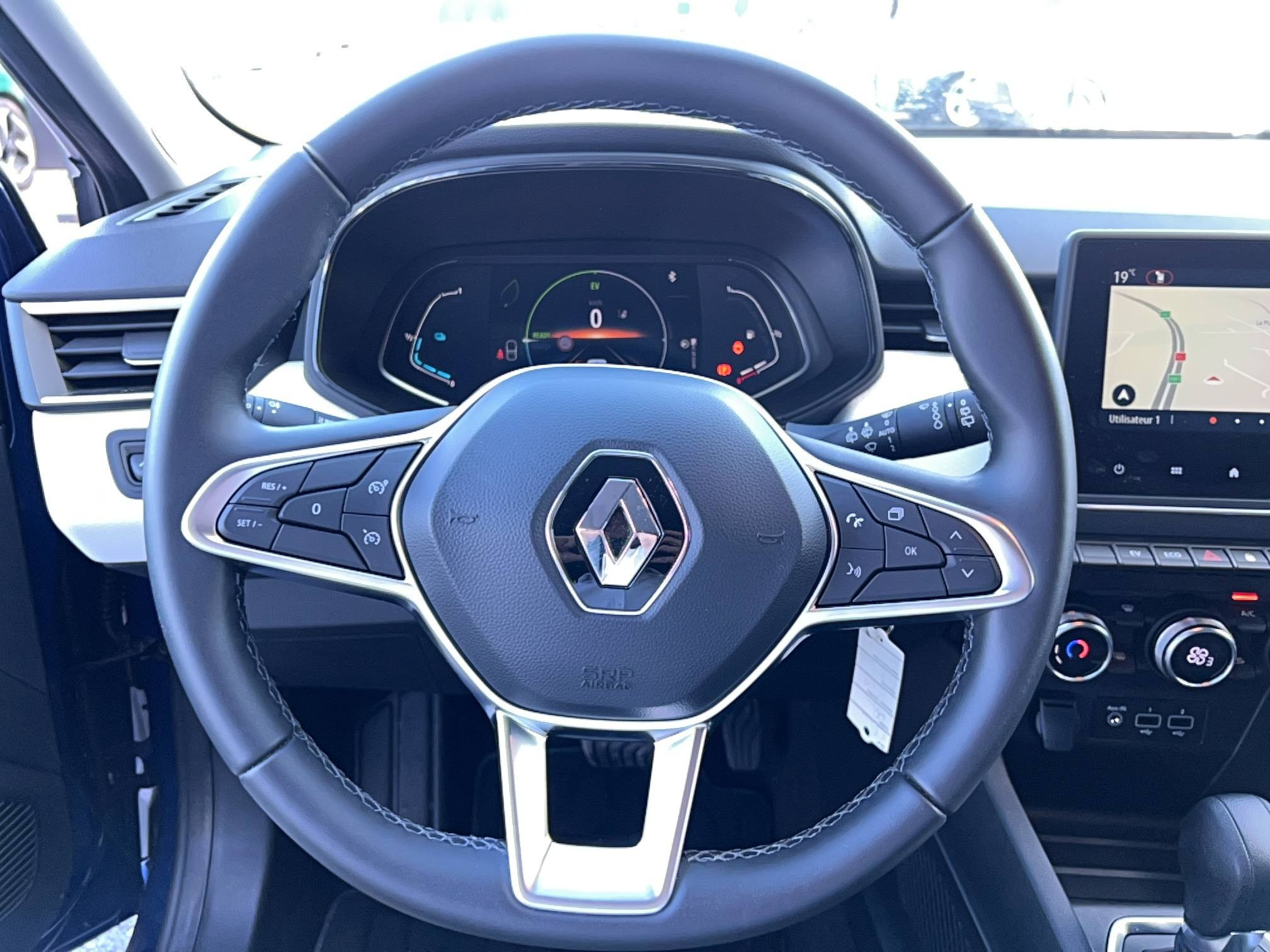 Vente en ligne Renault Clio 5 Clio E-Tech full hybrid 145 au prix de 16 990 €