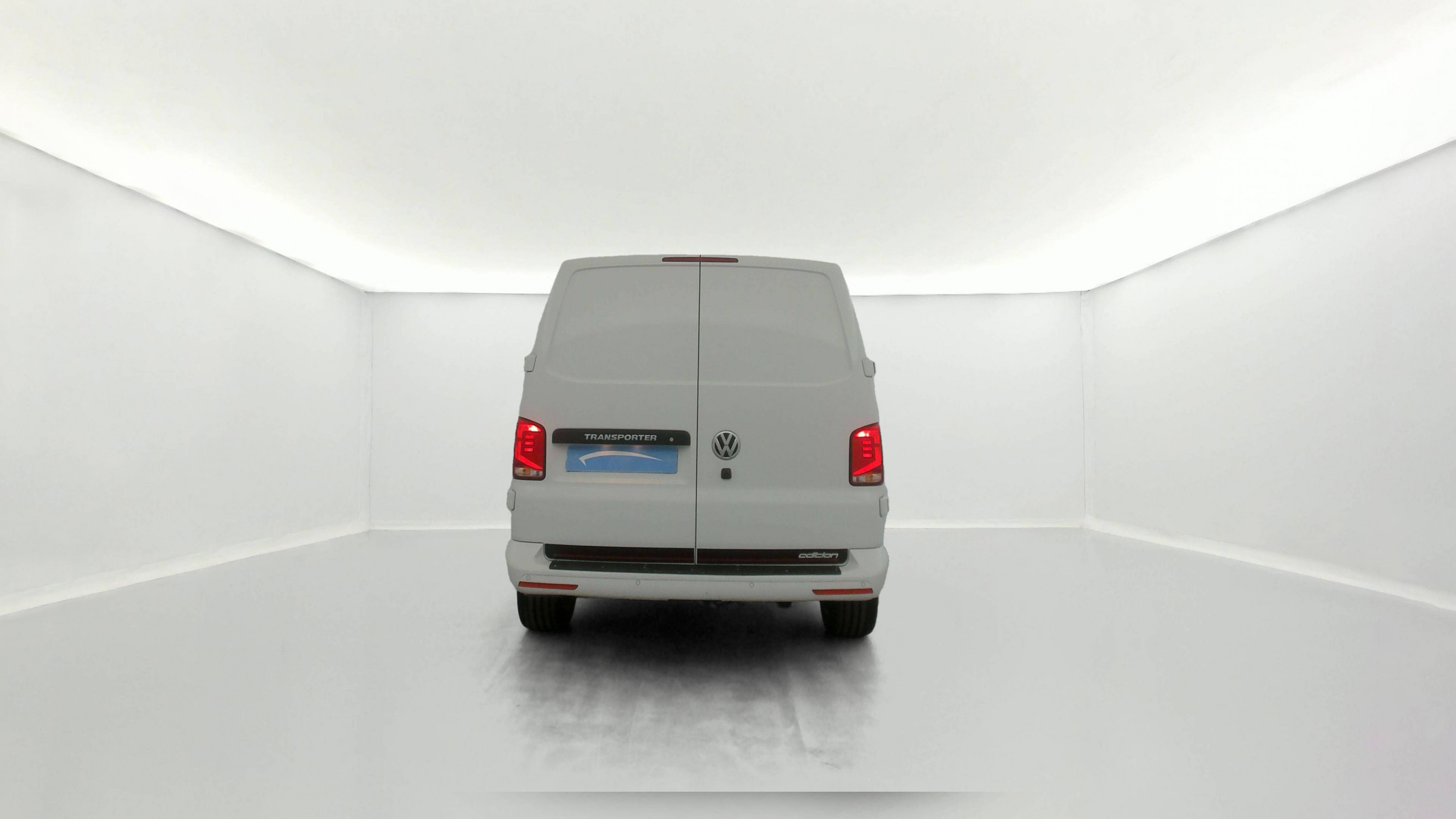 Vente en ligne Volkswagen Transporter  L1H1 2.0 TDI 110 BVM5 au prix de 22 690 €