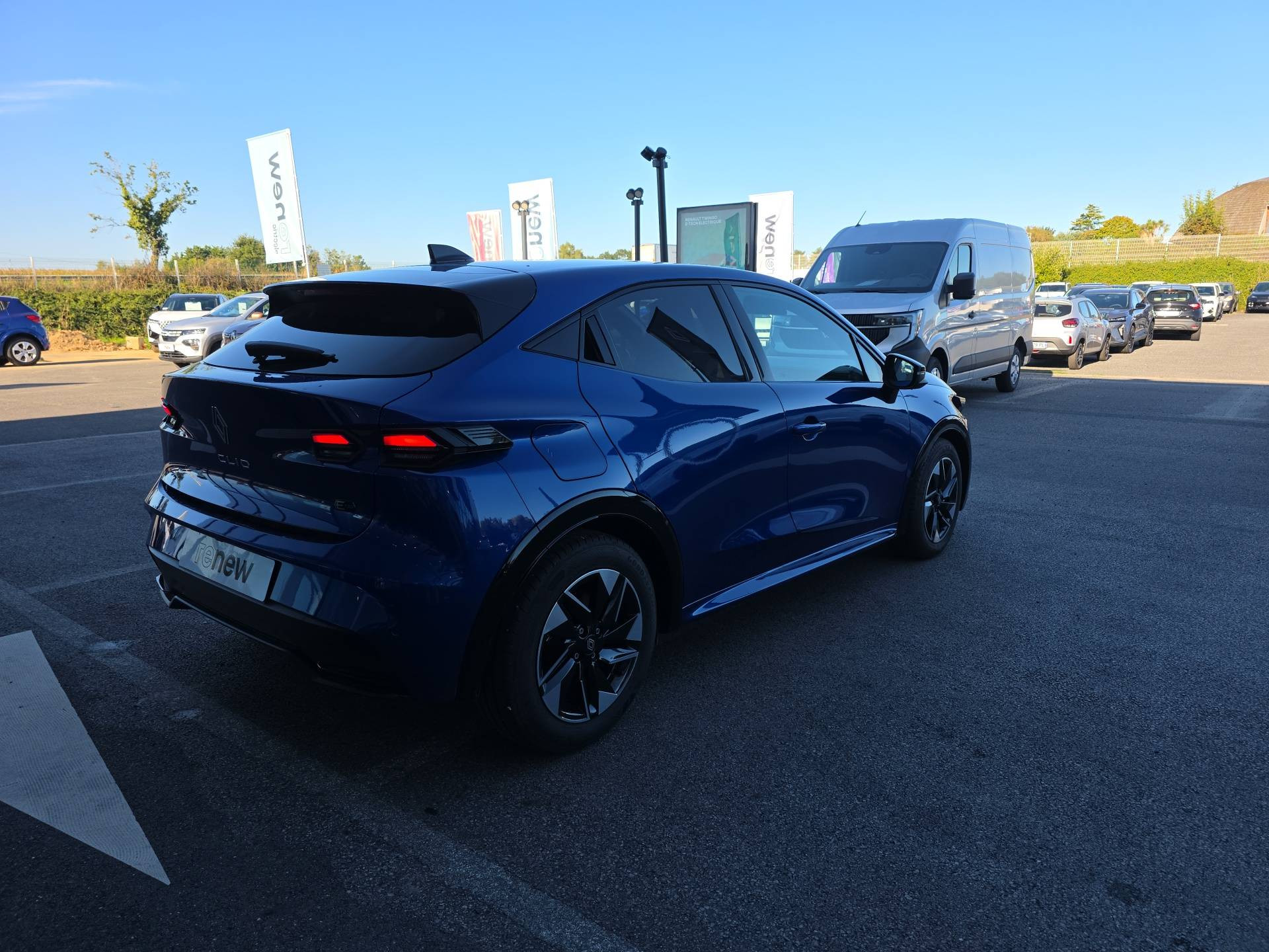 Vente en ligne Renault Clio 6 Clio E-Tech full hybrid 160 ch au prix de 25 900 €