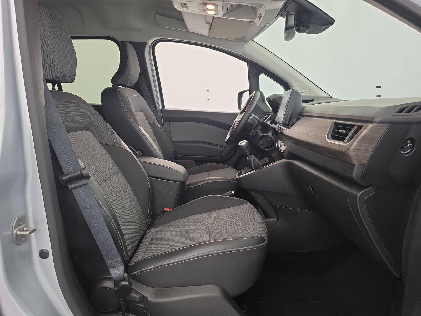 Vente en ligne Renault Kangoo  Blue dCi 115 au prix de 25 890 €