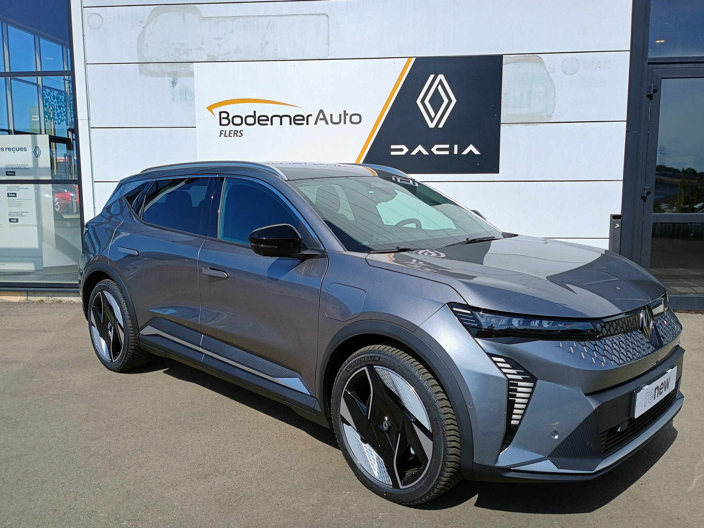 Vente en ligne Renault Scenic E-Tech Scenic E-Tech électrique 220 ch grande autonomie au prix de 51 980 €