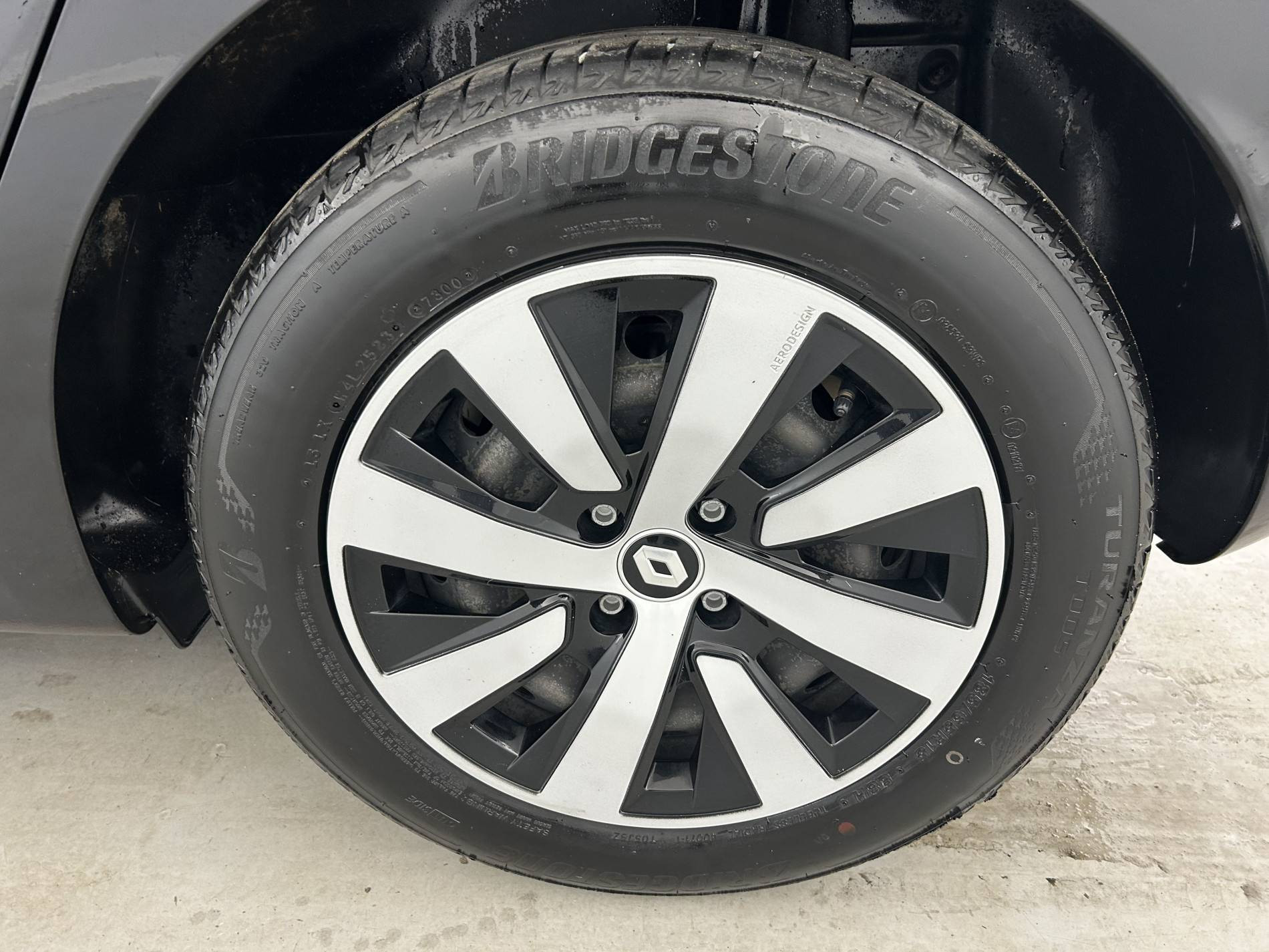 Vente en ligne Renault Clio 5 Clio TCe 90 au prix de 14 150 €