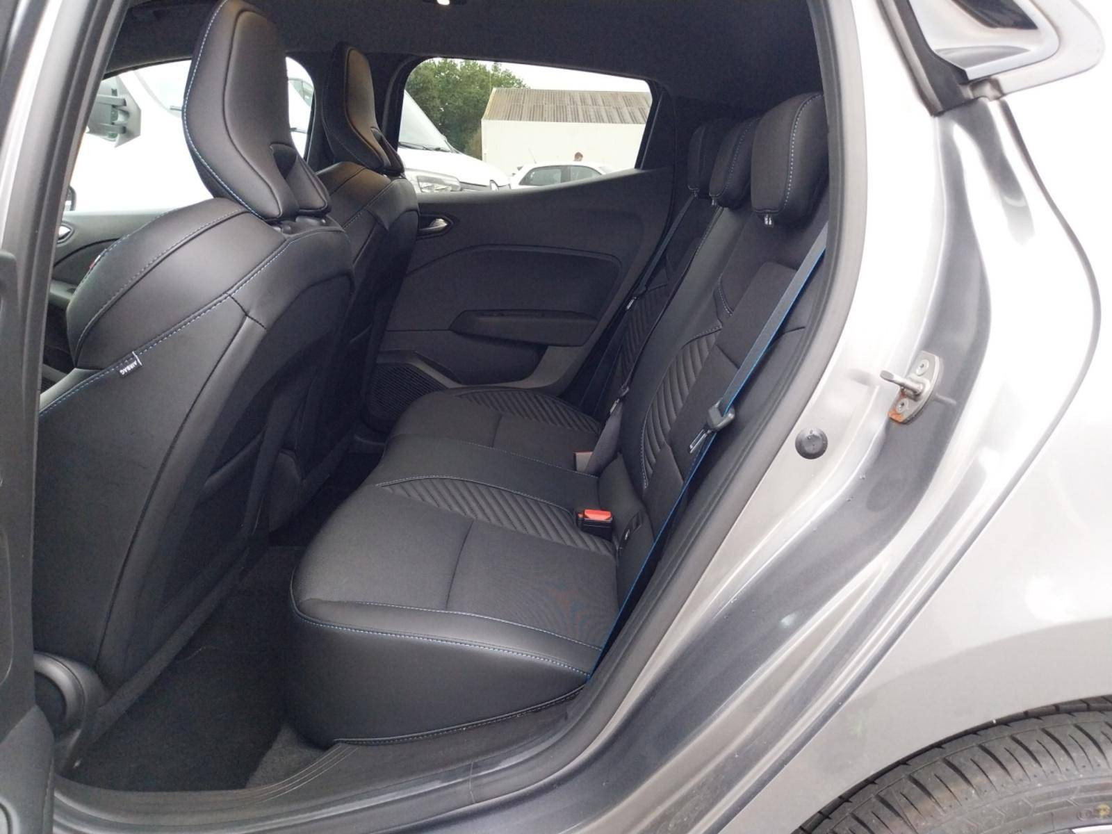 Vente en ligne Renault Clio 5 Clio TCe 90 au prix de 17 990 €