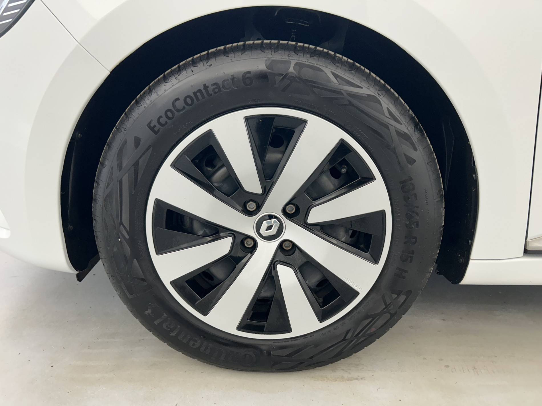 Vente en ligne Renault Clio 5 Clio TCe 90 au prix de 15 390 €